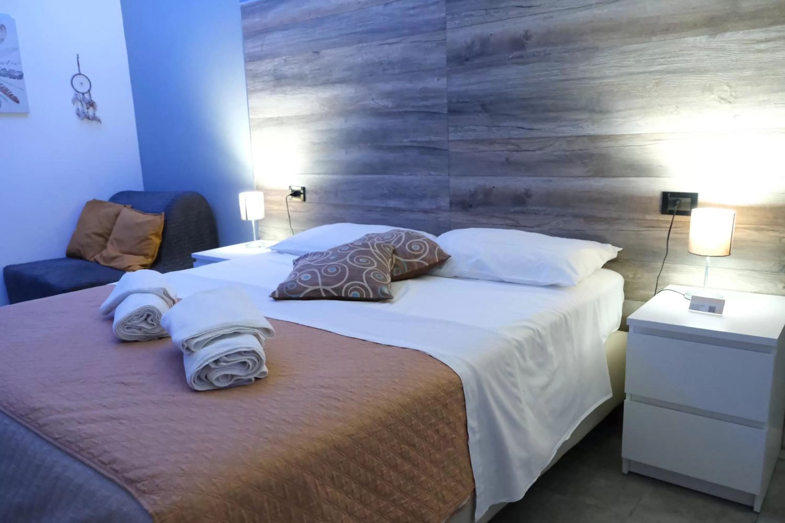 Bedroom, Bed in Royalty Rooms & Spa