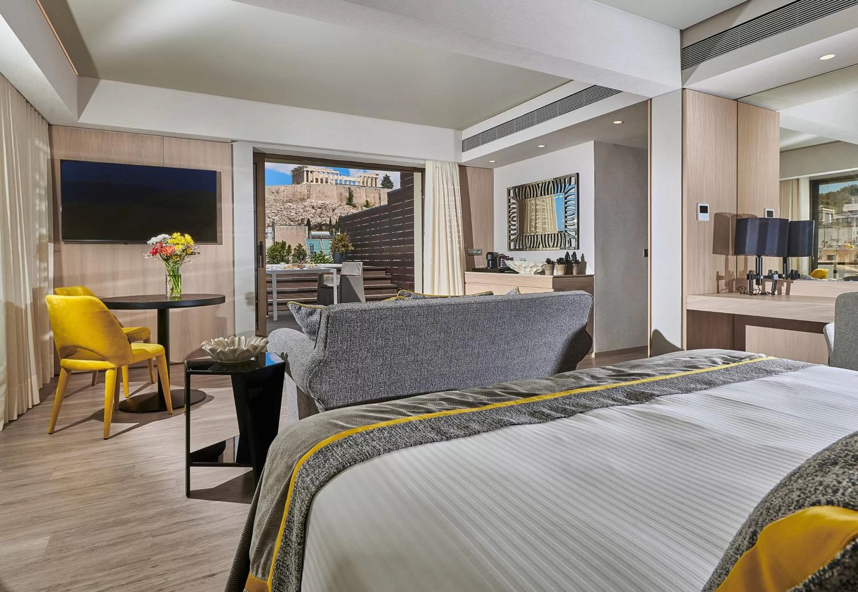 Bed in Divani Palace Acropolis