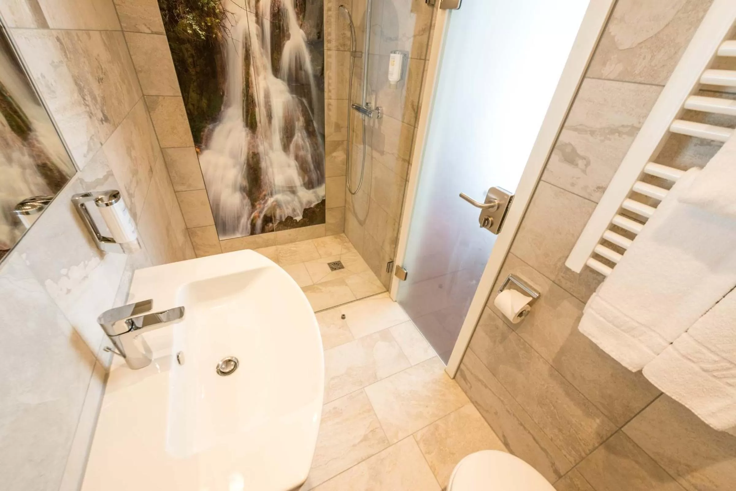 Shower in Hotel Schiller