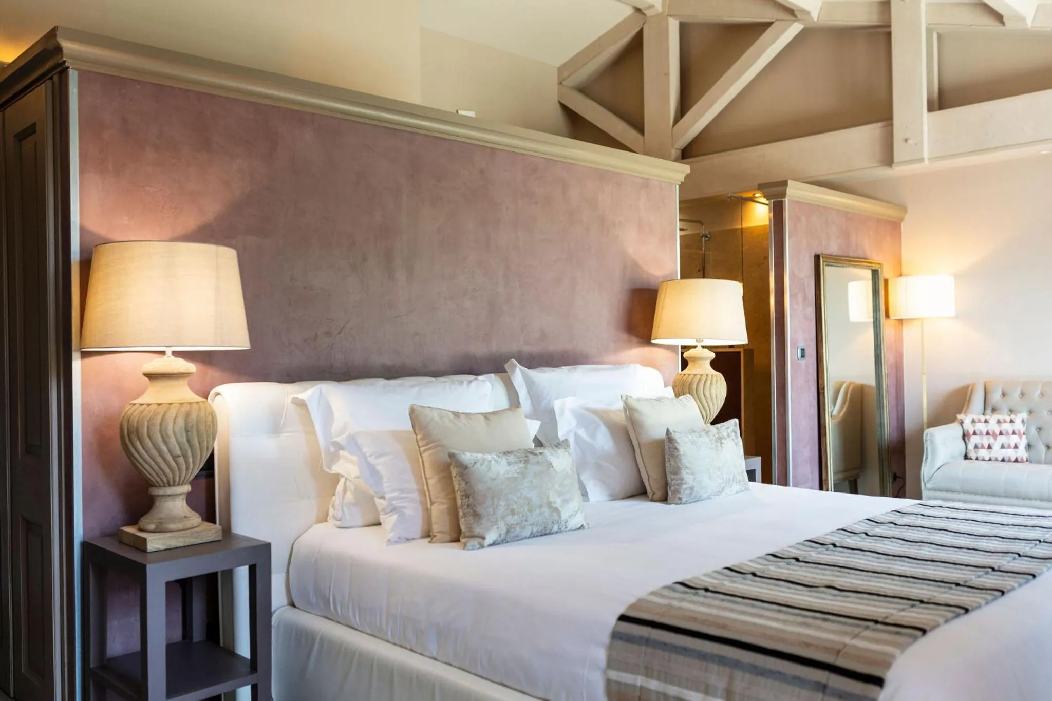 Property building, Bed in La Bastide Du Clos des Roses - Teritoria