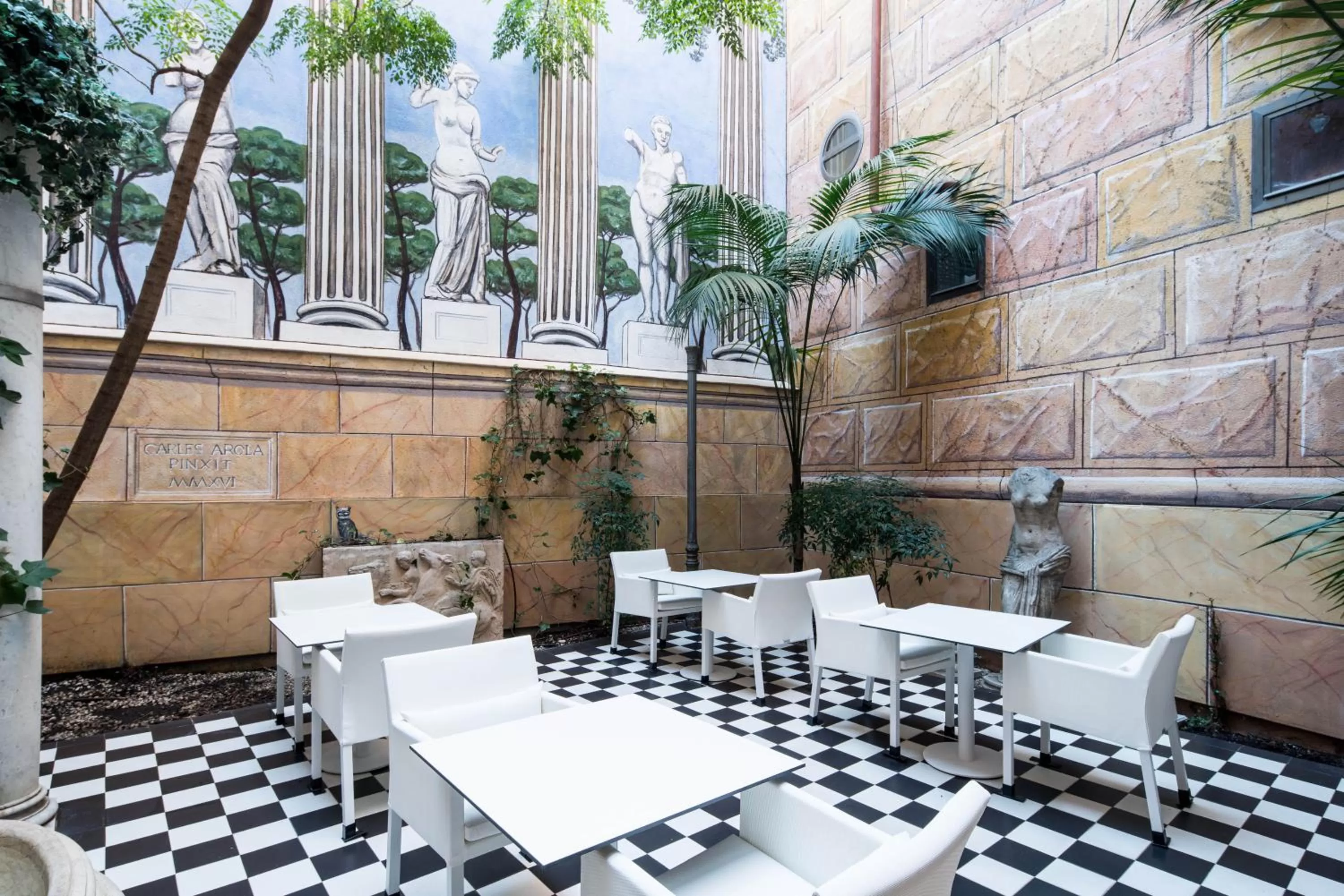 Patio in Catalonia Roma