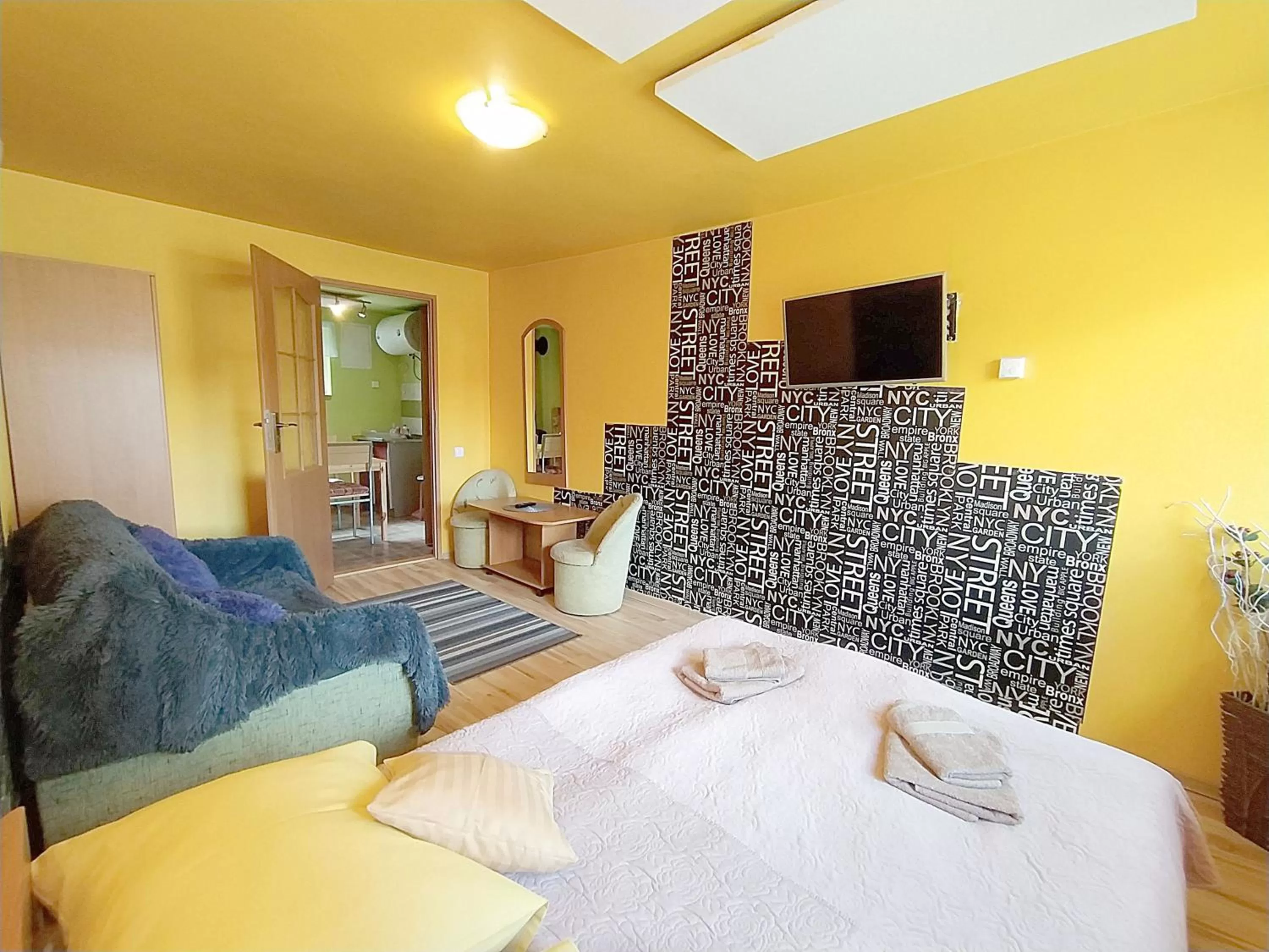 Communal lounge/ TV room in Willa Mozaika