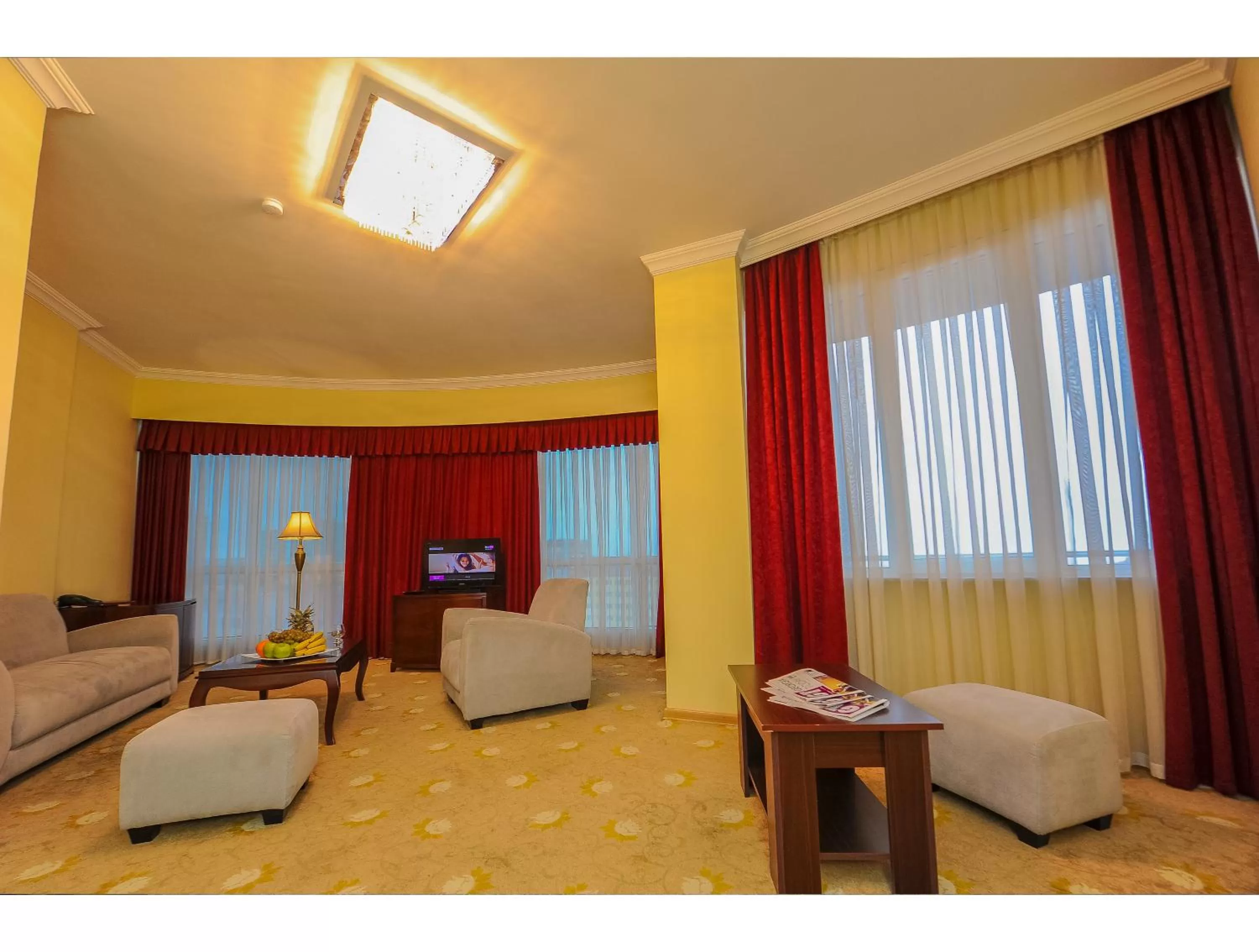 Property building, Bed in Hotel Aisi