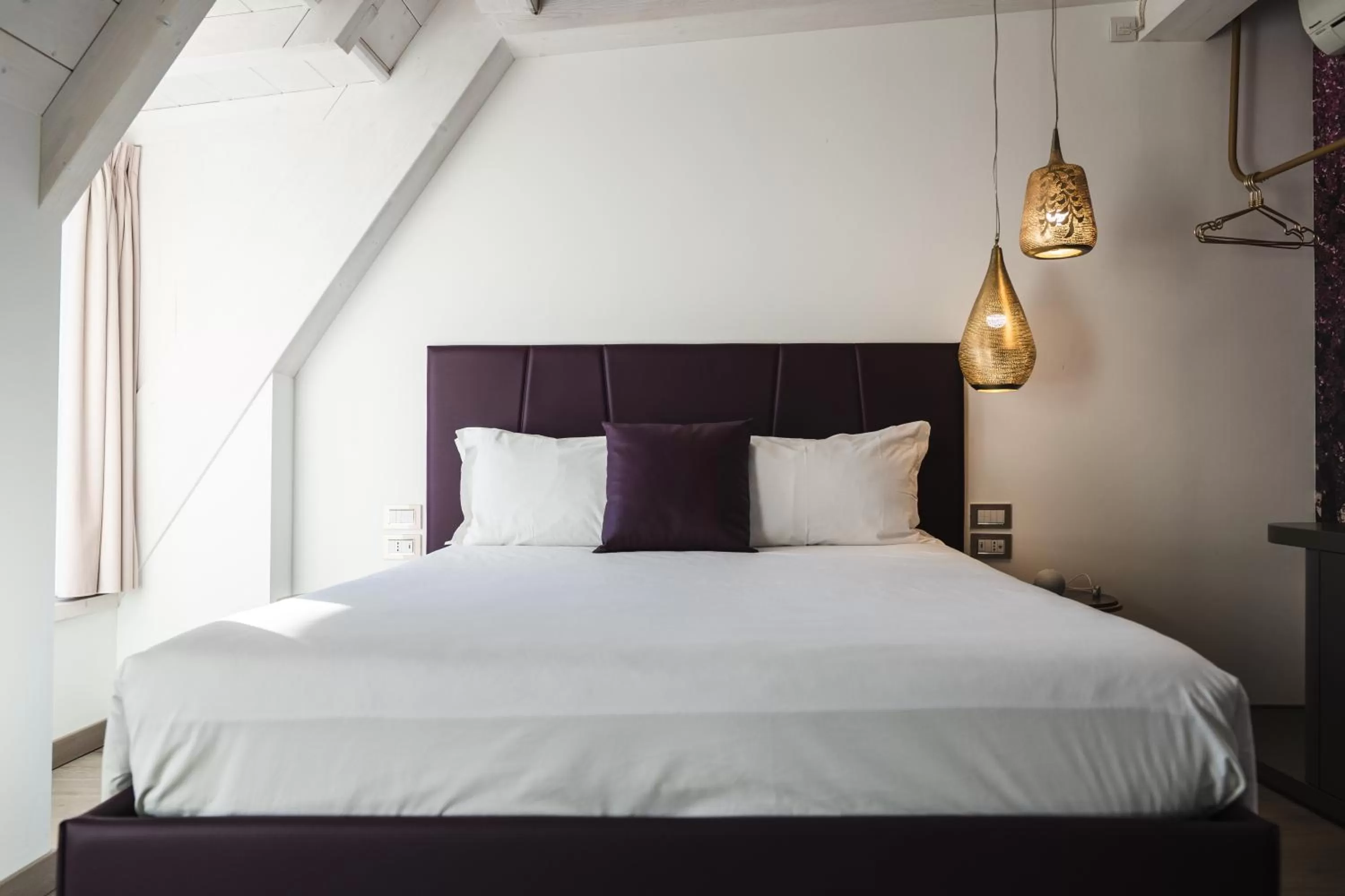 Bed in LUXURY SUITES ROCOPOM - Lake Front