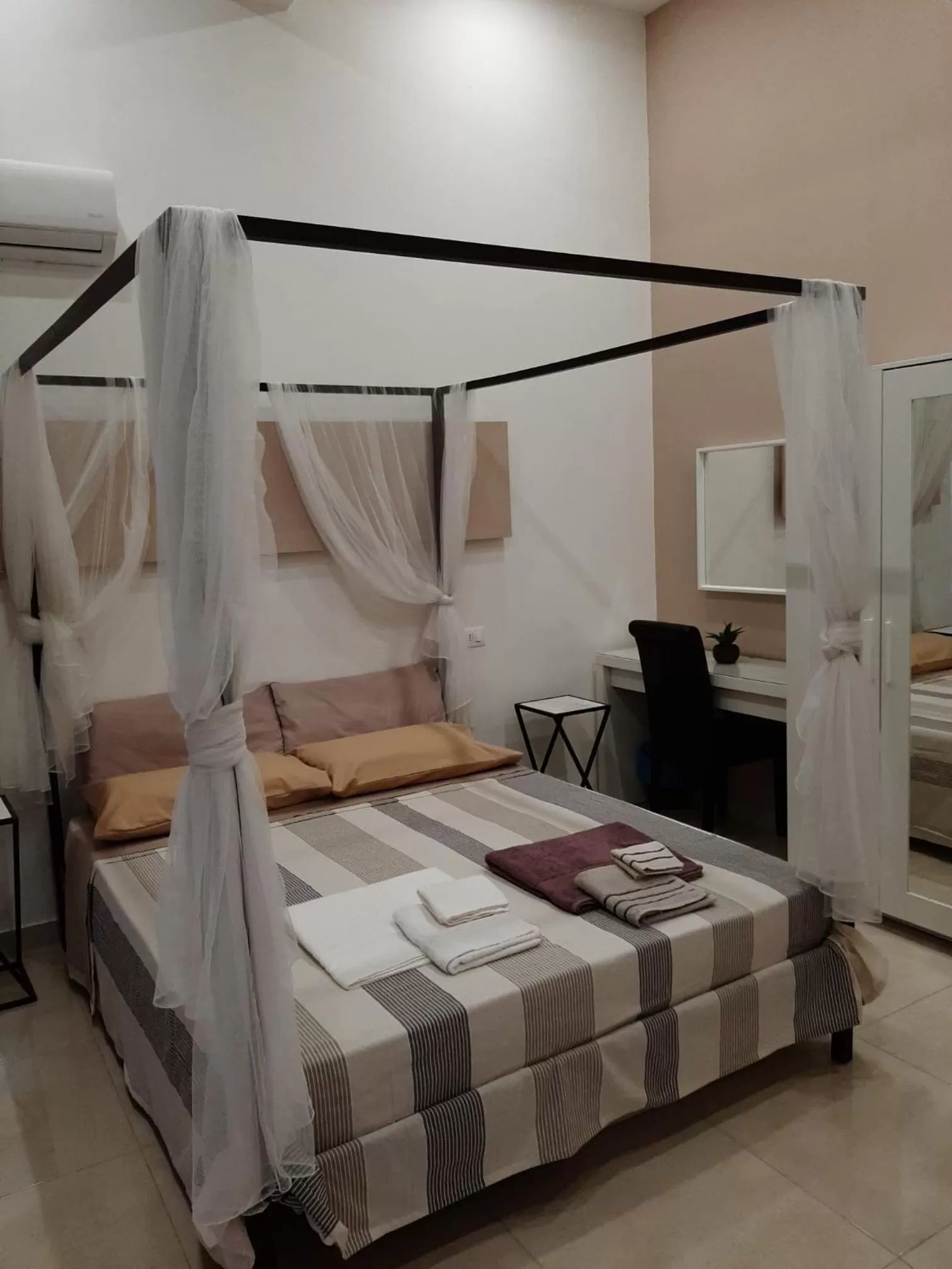 Bed in RELAIS TORRE GLORIA