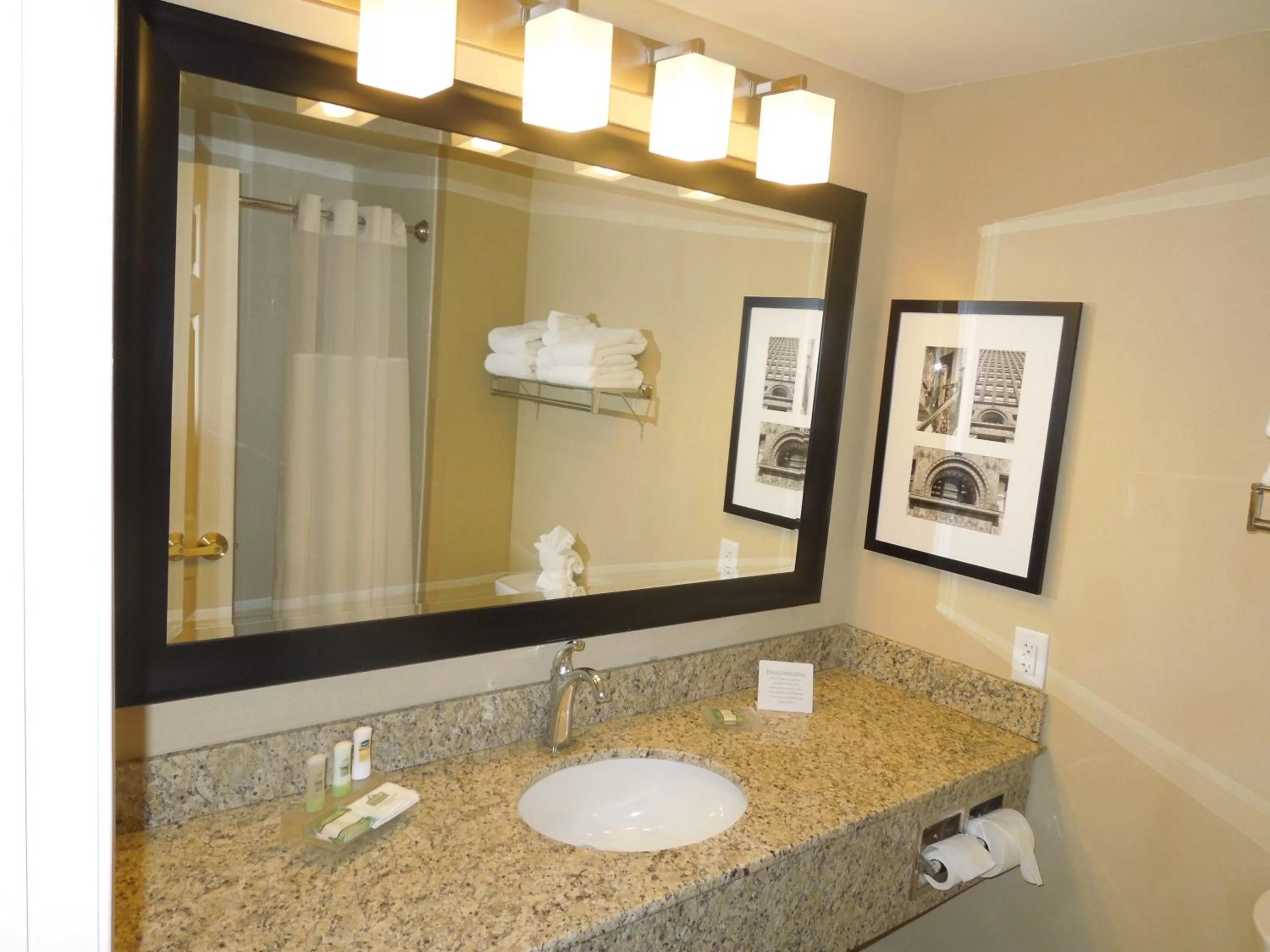 King Room - Non-Smoking in Country Inn & Suites by Radisson, Buffalo South I-90, NY