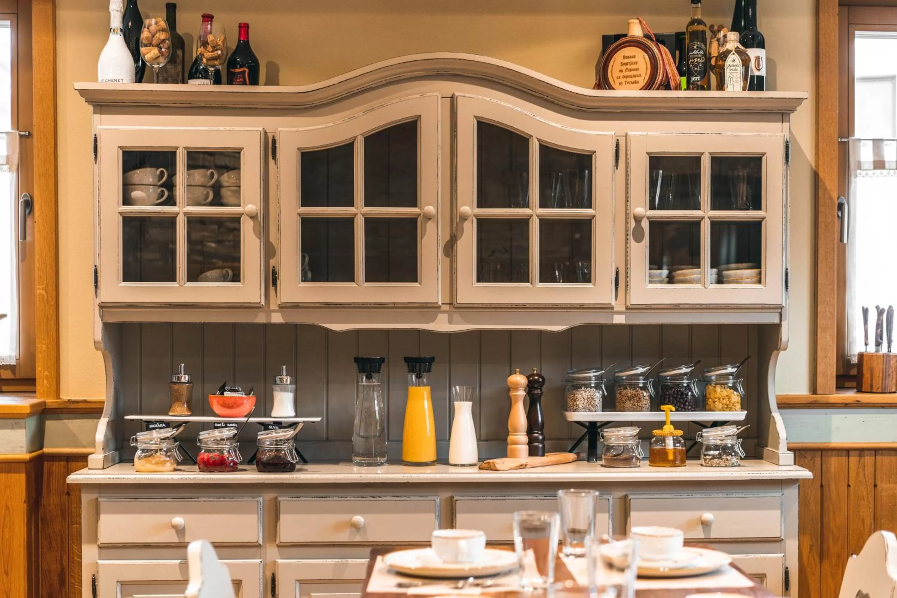 Restaurant/places to eat in Hotel Zamorc