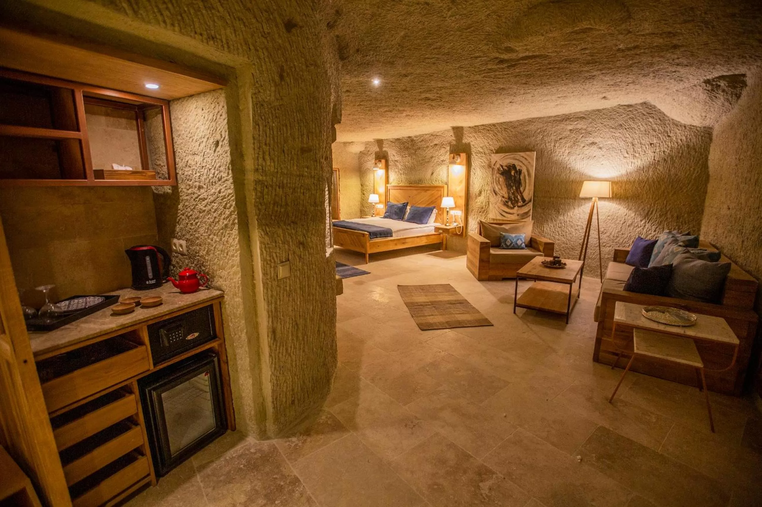 Coffee/tea facilities, Bed in Azure Cave Suites - Cappadocia