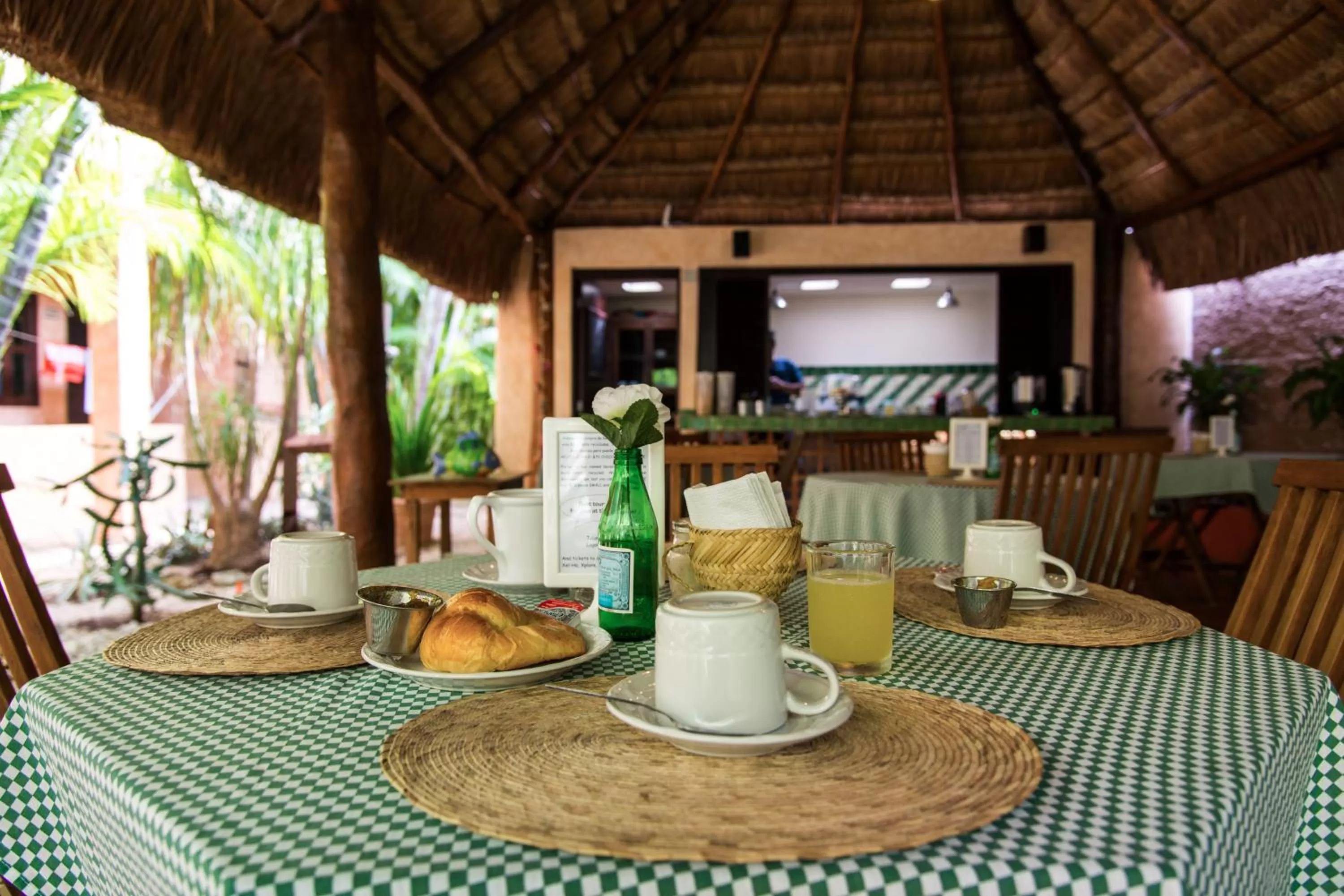 Restaurant/places to eat in Hotel Barrio Latino