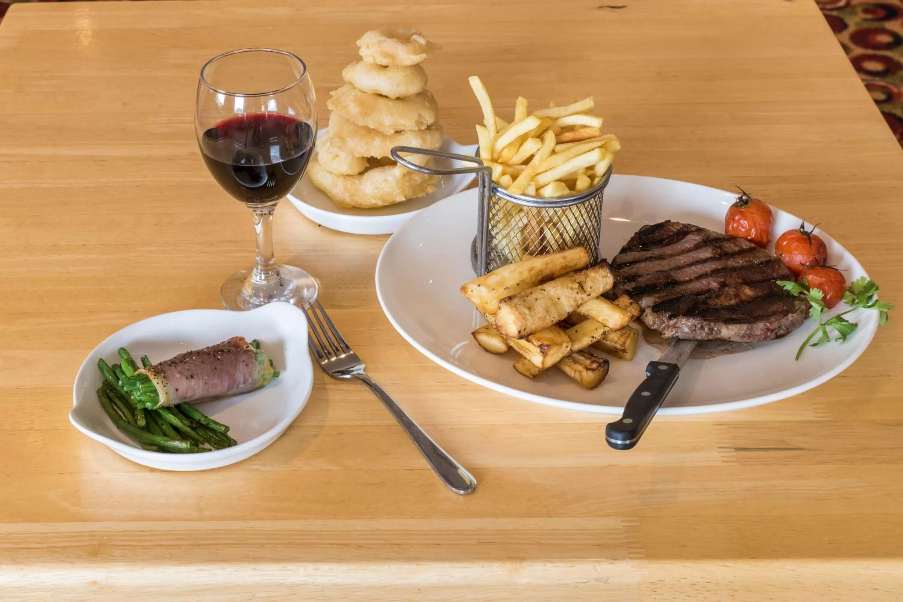 Restaurant/places to eat in Holiday Inn Express Antrim by IHG