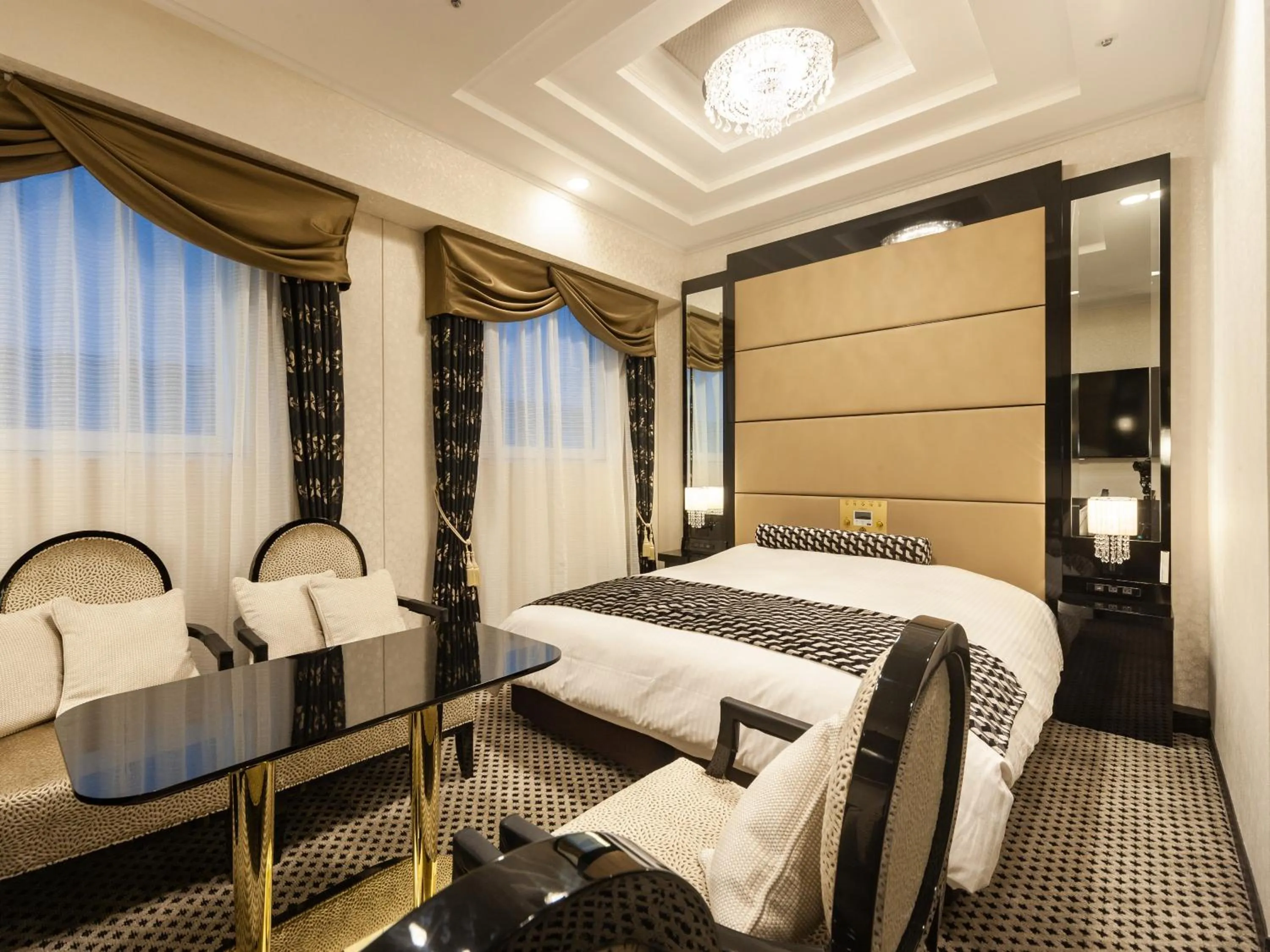 Photo of the whole room, Bed in APA Hotel PRIDE Akasaka Kokkaigijidomae