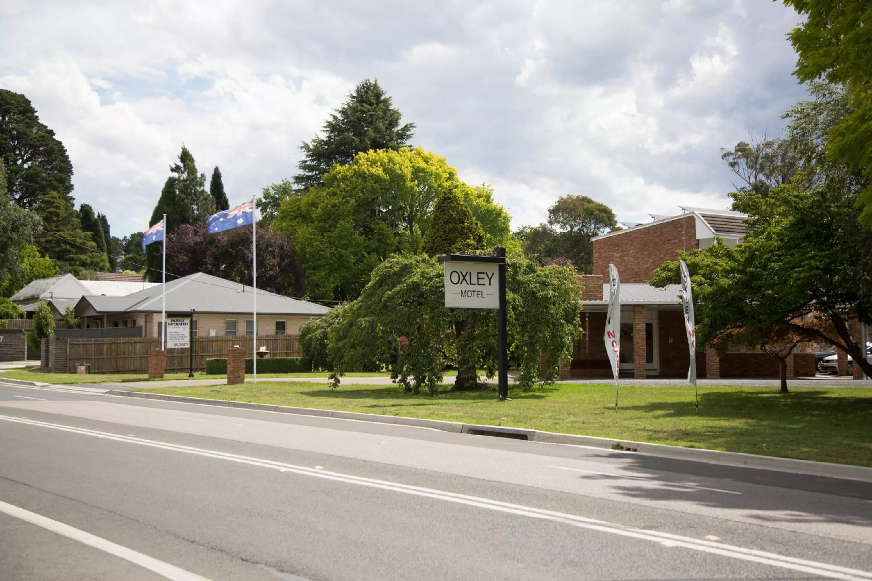 Facade/entrance in Oxley Motel