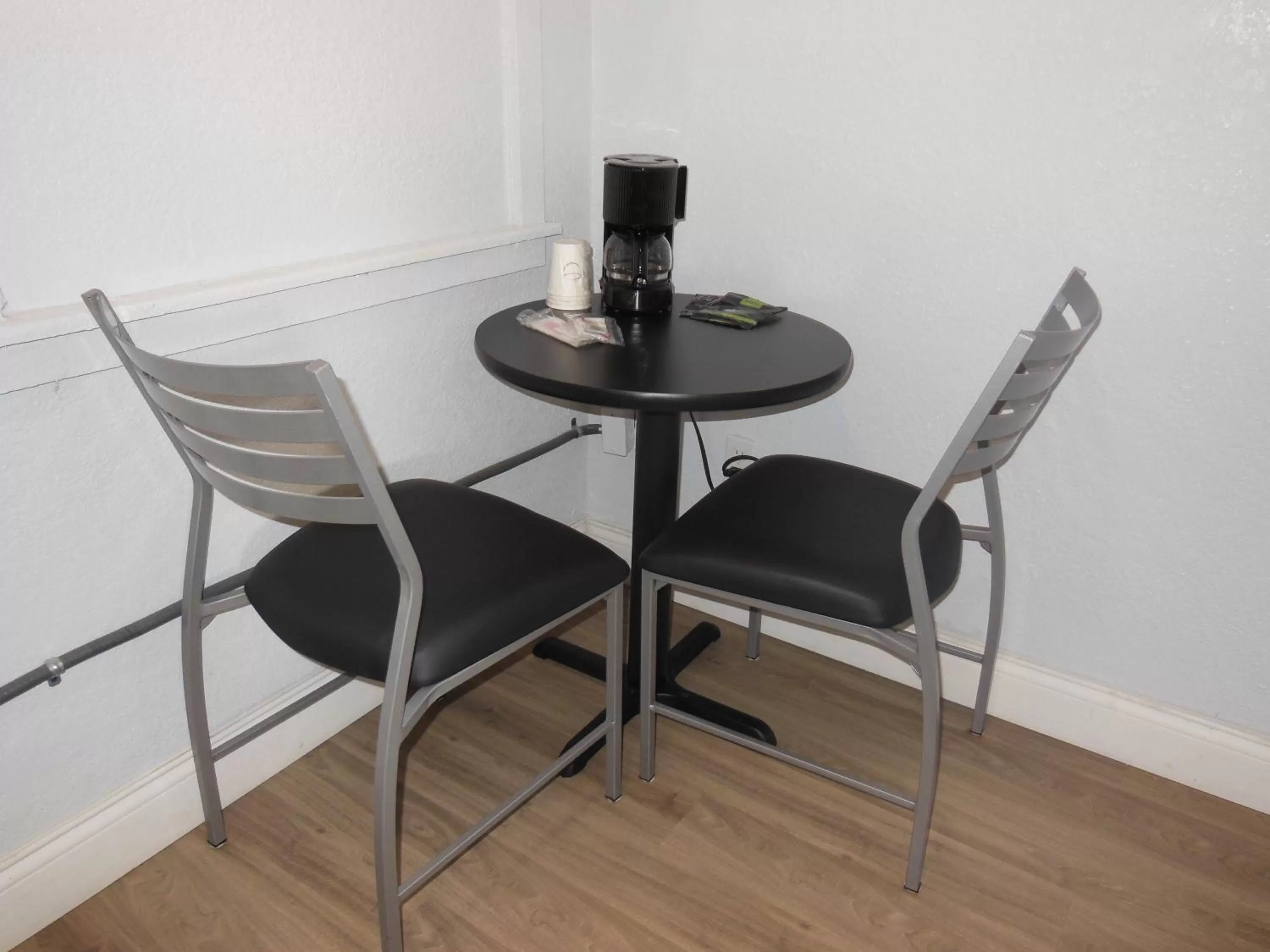 Seating area in Budget Inn - Saint Augustine