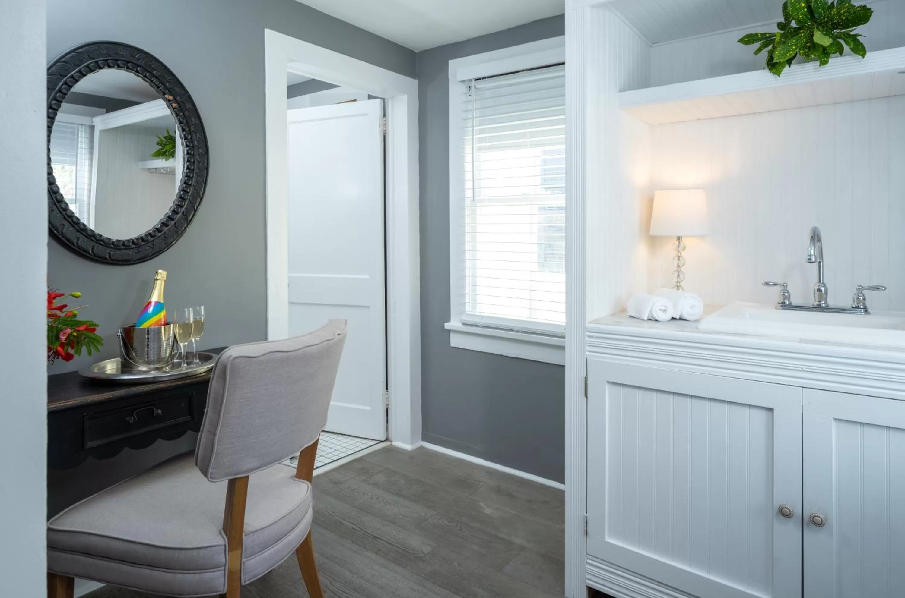 Alexander's Guesthouse-Adult Exclusive, LGBTQ Friendly