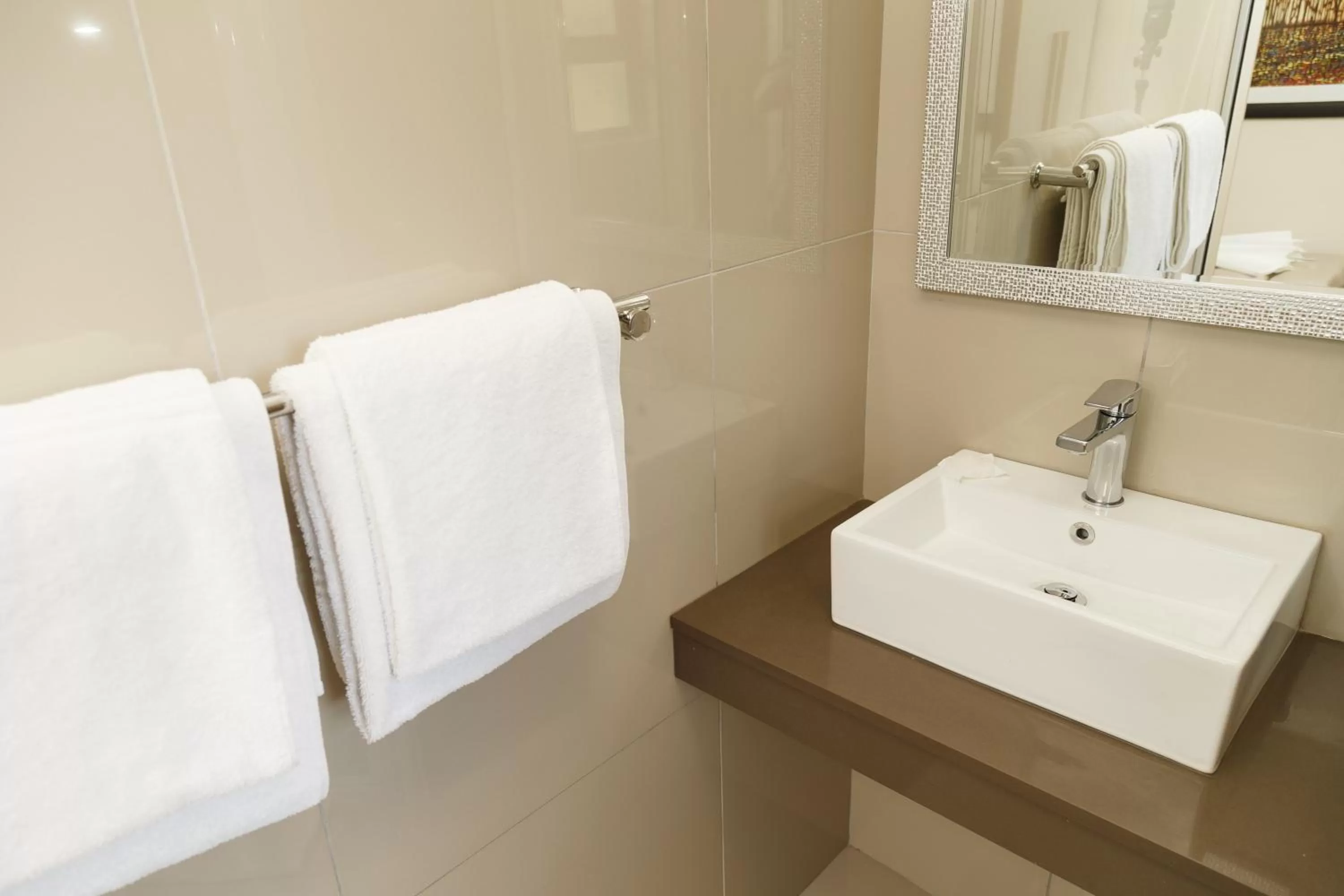 Bathroom in Loerie Guest Lodge