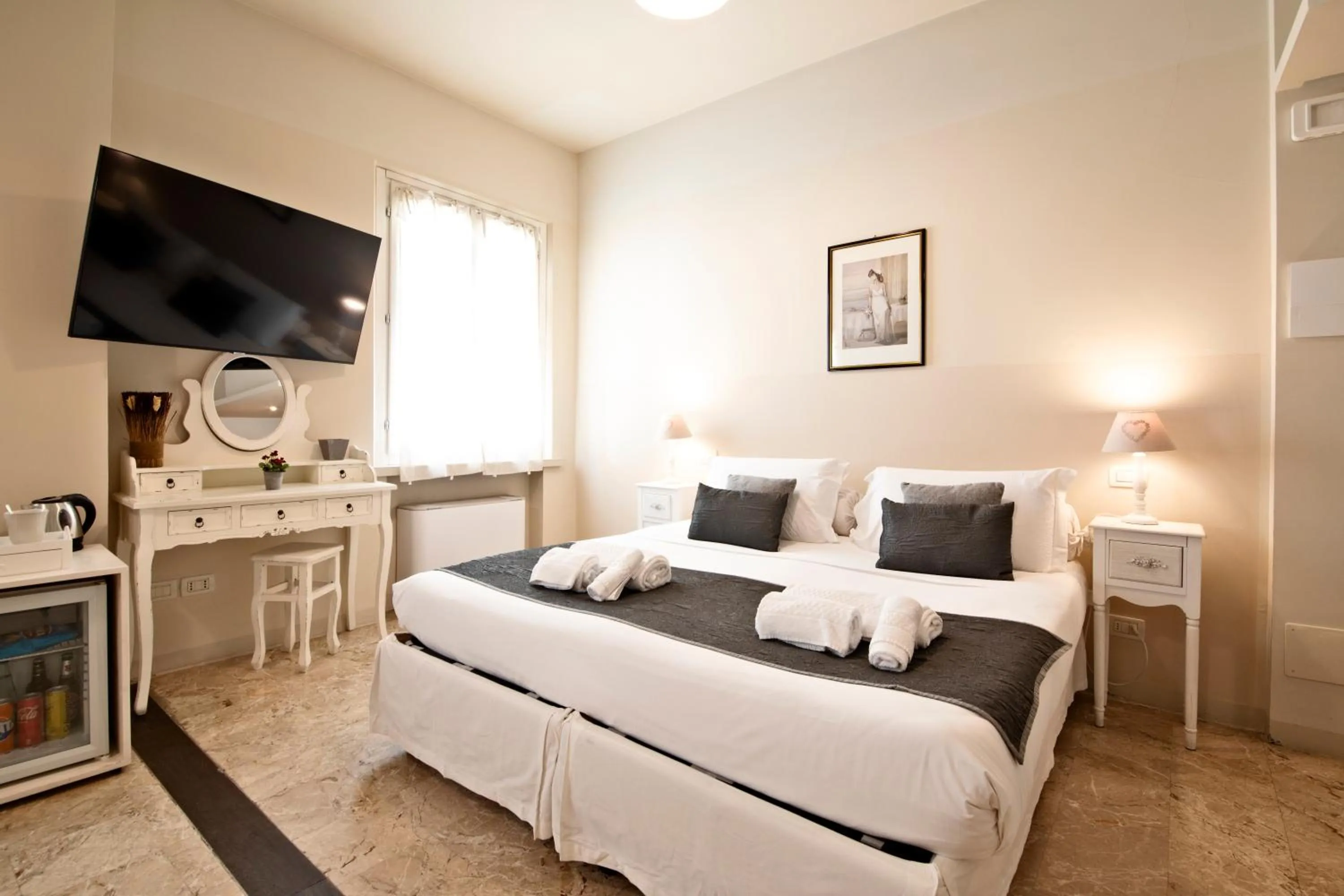 Bedroom, Bed in Hotel Broletto - Centro Storico