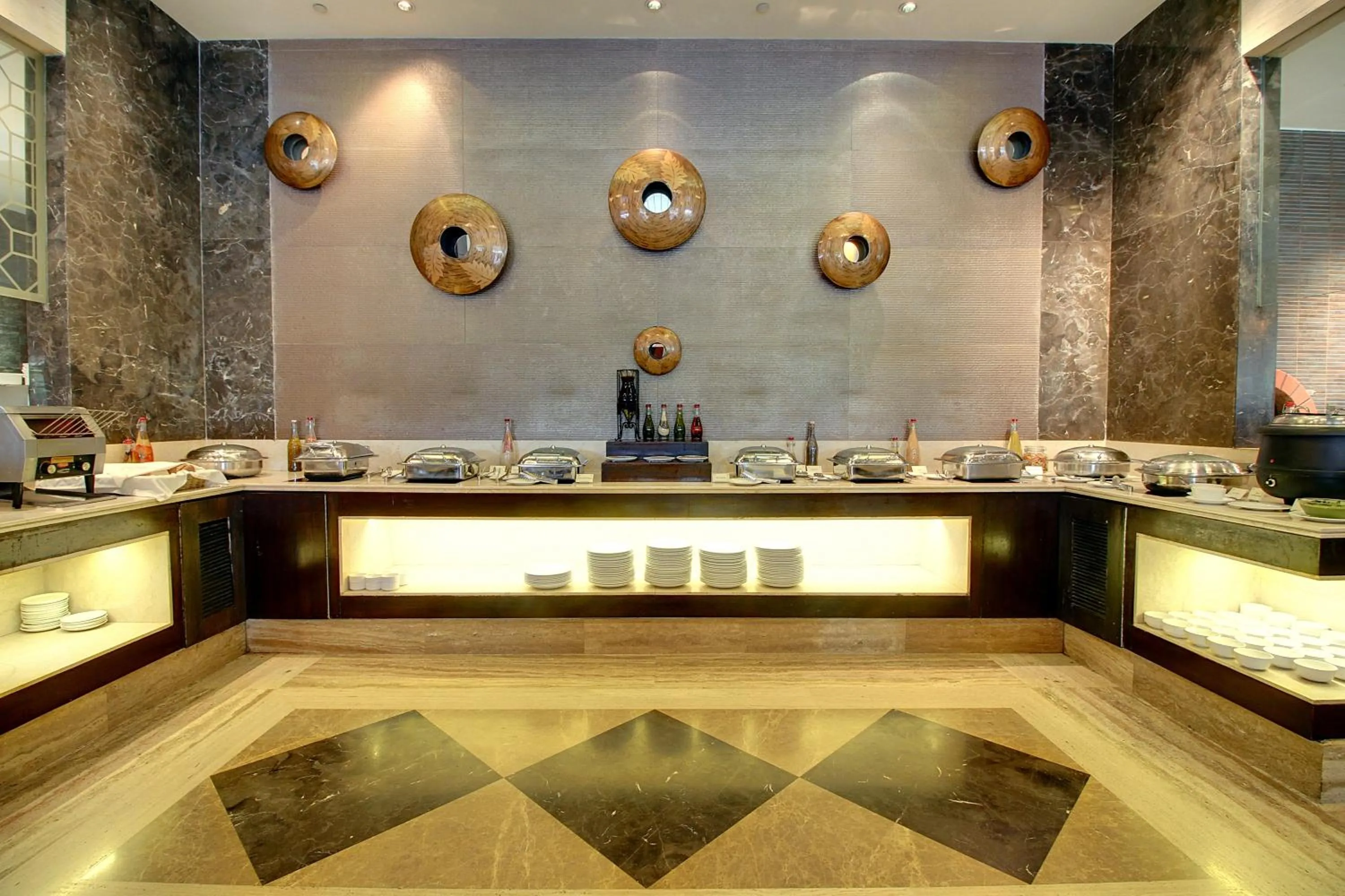 Restaurant/places to eat in The Pllazio Hotel