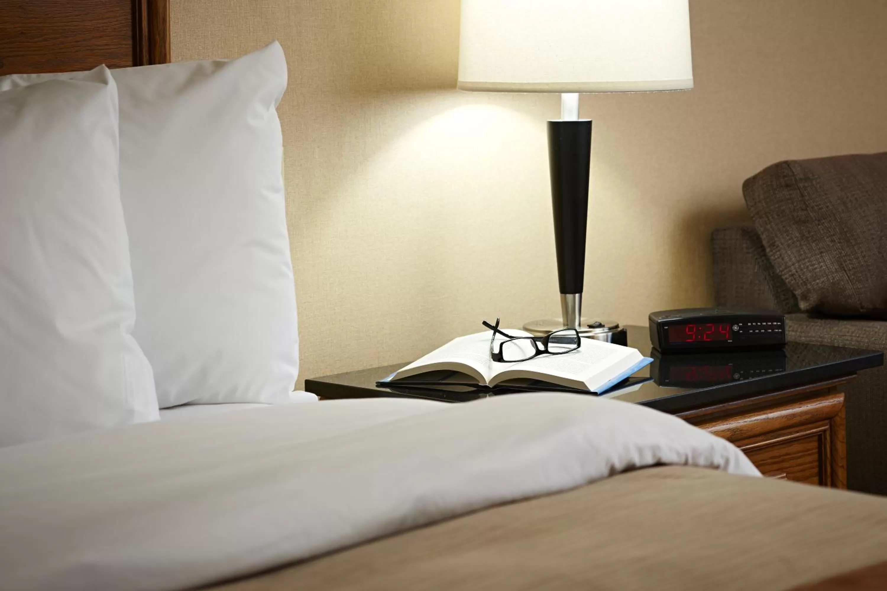 Bed in Travelodge Hotel by Wyndham Vancouver Airport