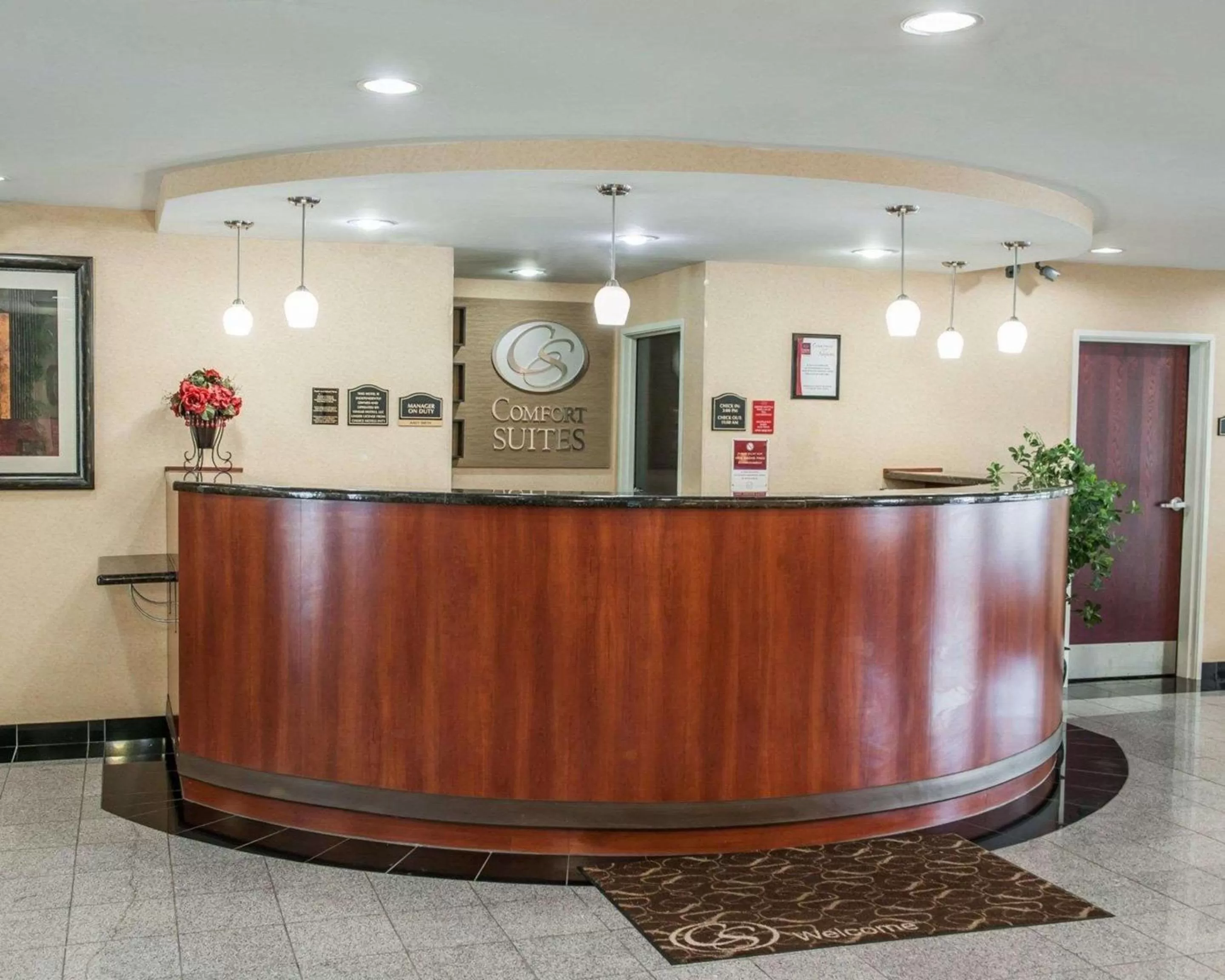 Lobby or reception in Comfort Suites near Indianapolis Airport