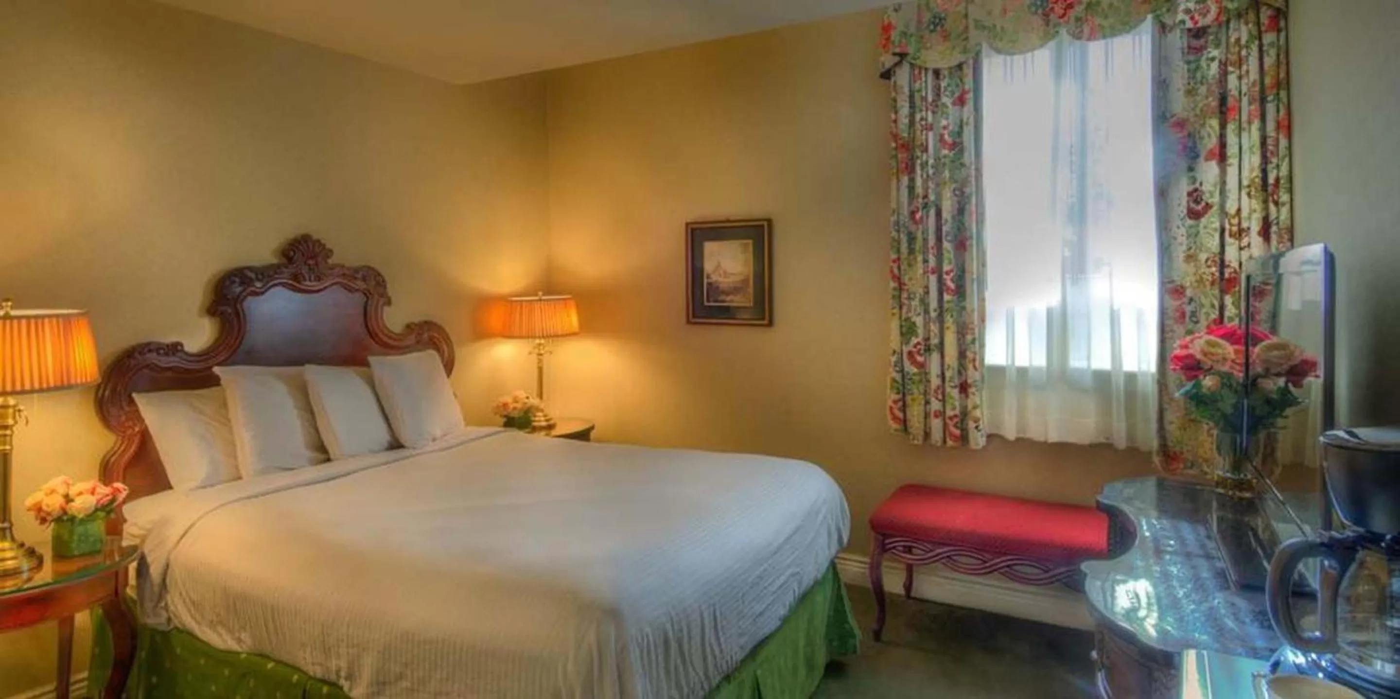 Bed in Red Coach Inn