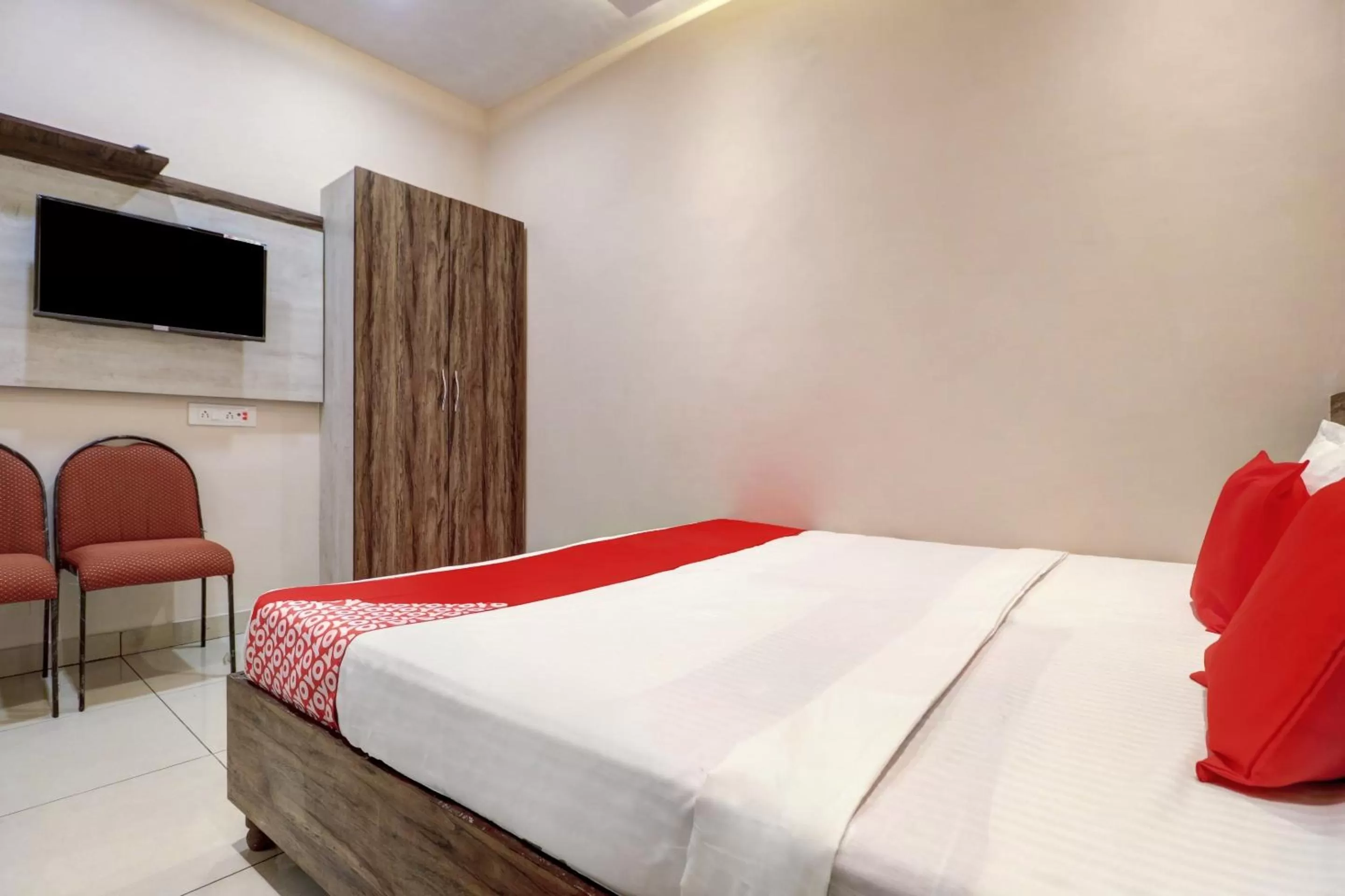 Bedroom, Bed in OYO Flagship 77562 Hotel Kabir