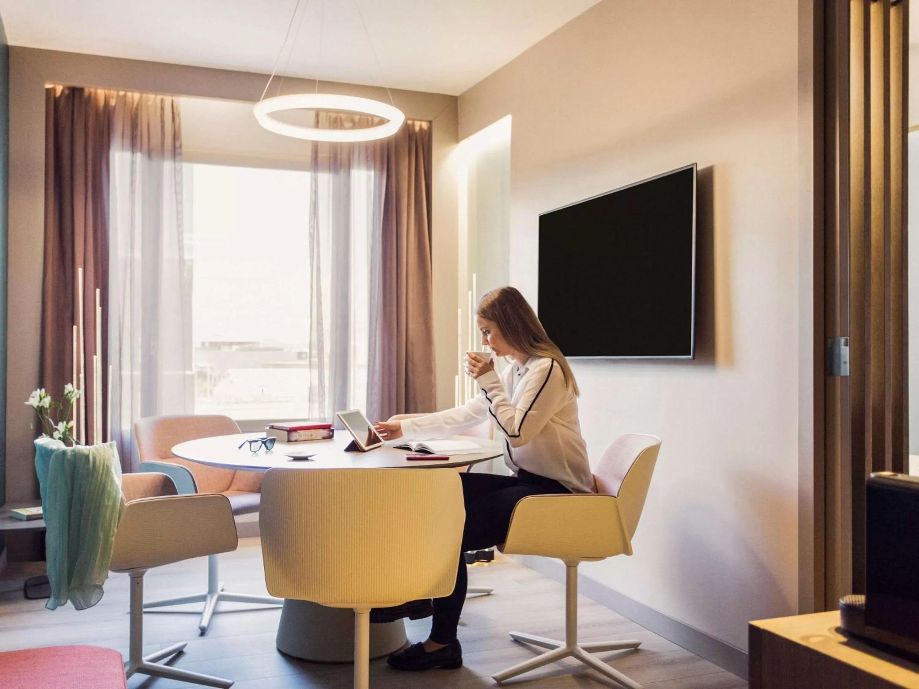 Photo of the whole room in Novotel Campo De Las Naciones