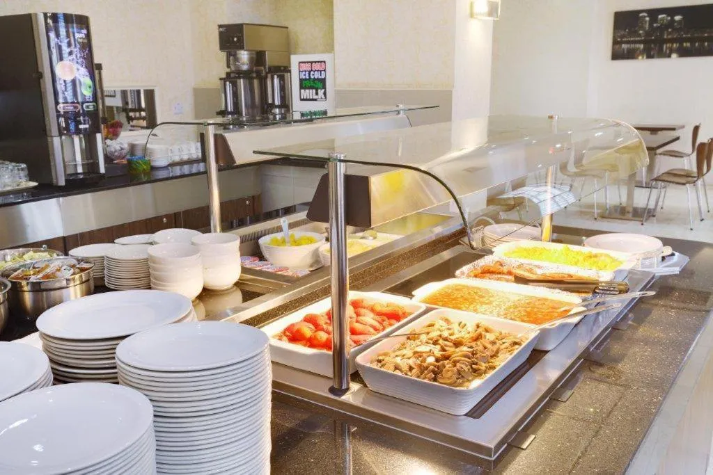 Food in Queens Park Hotel