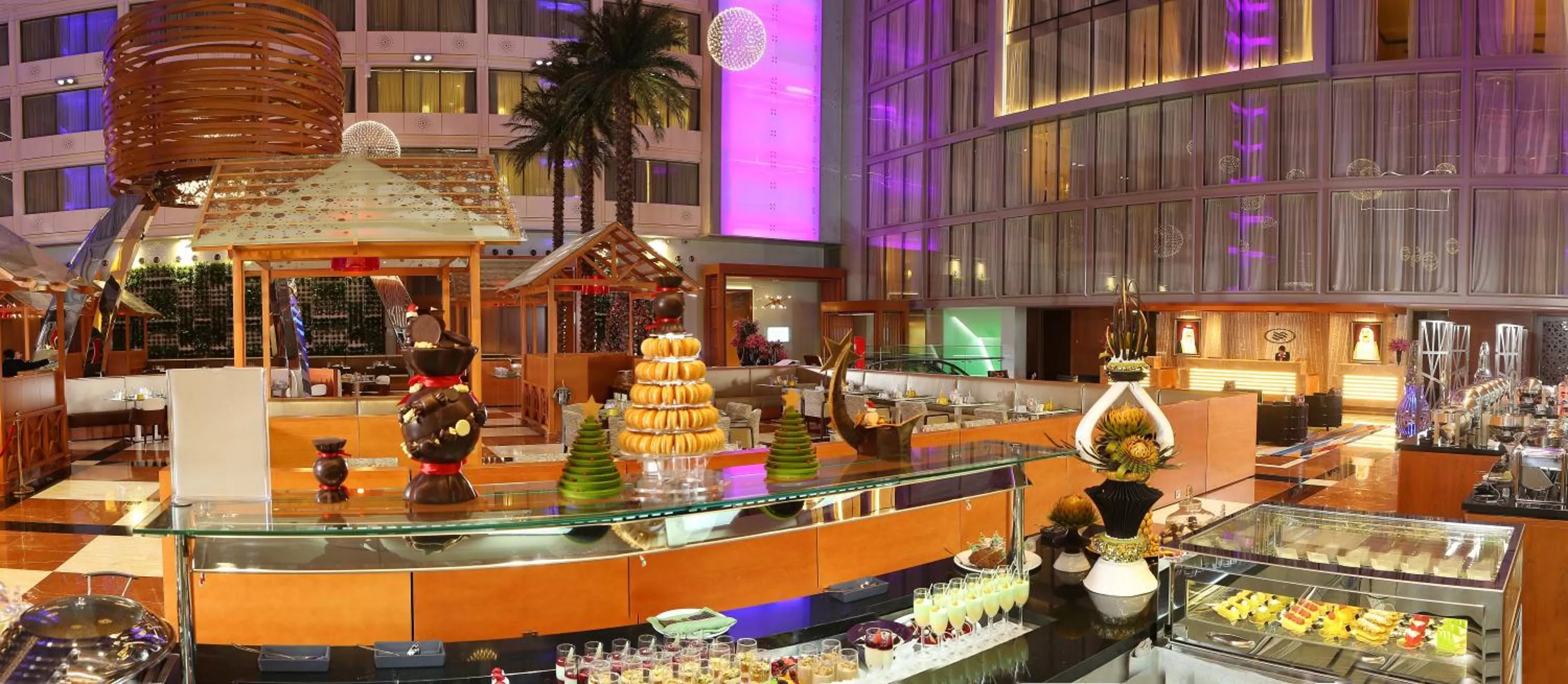 Restaurant/places to eat in Crowne Plaza Kuwait Al Thuraya City by IHG