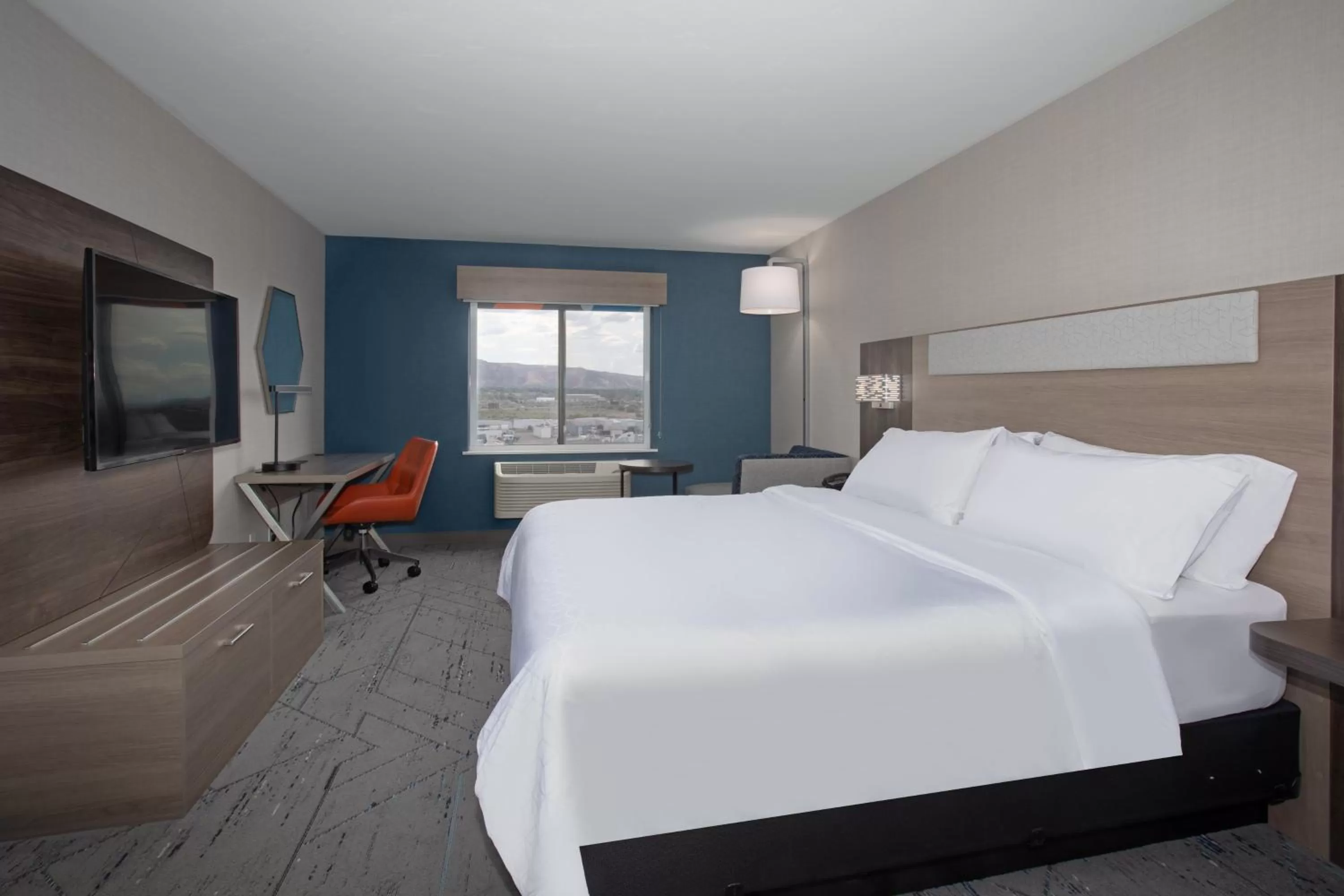 Photo of the whole room, Bed in Holiday Inn Express Hotel & Suites Grand Junction by IHG