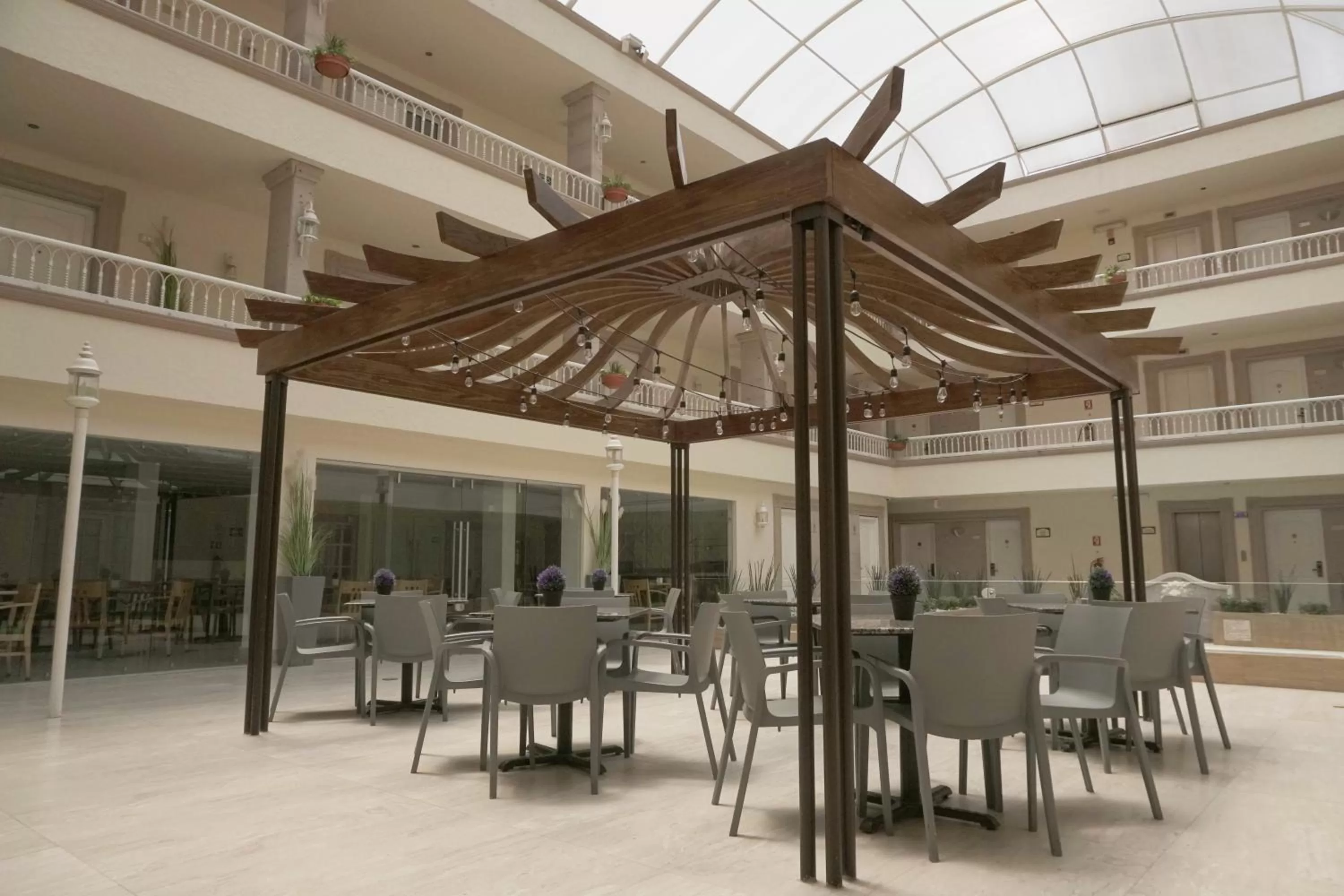 Patio in Best Western PLUS Monterrey Colón