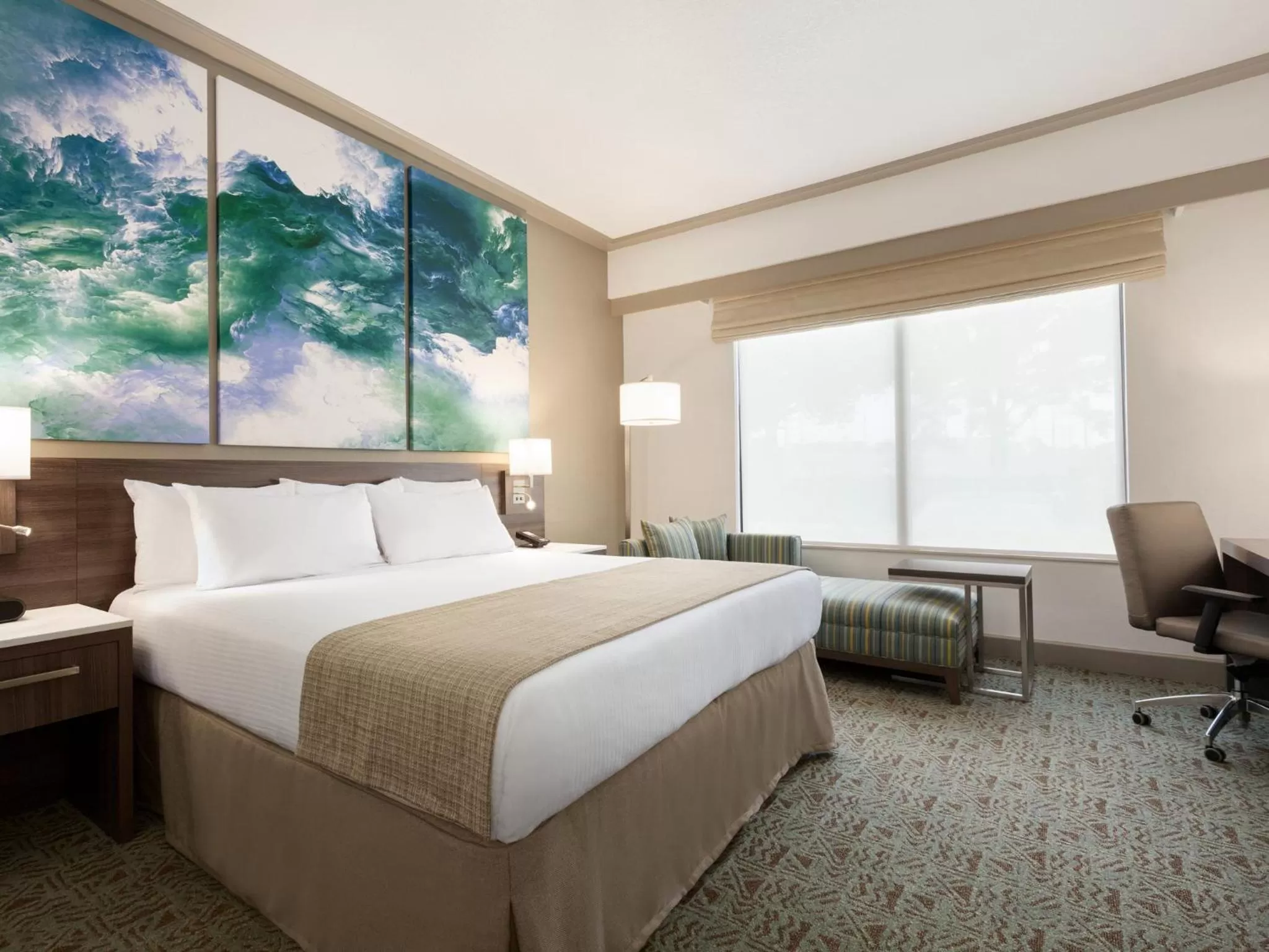 Bed in Buena Vista Suites Orlando