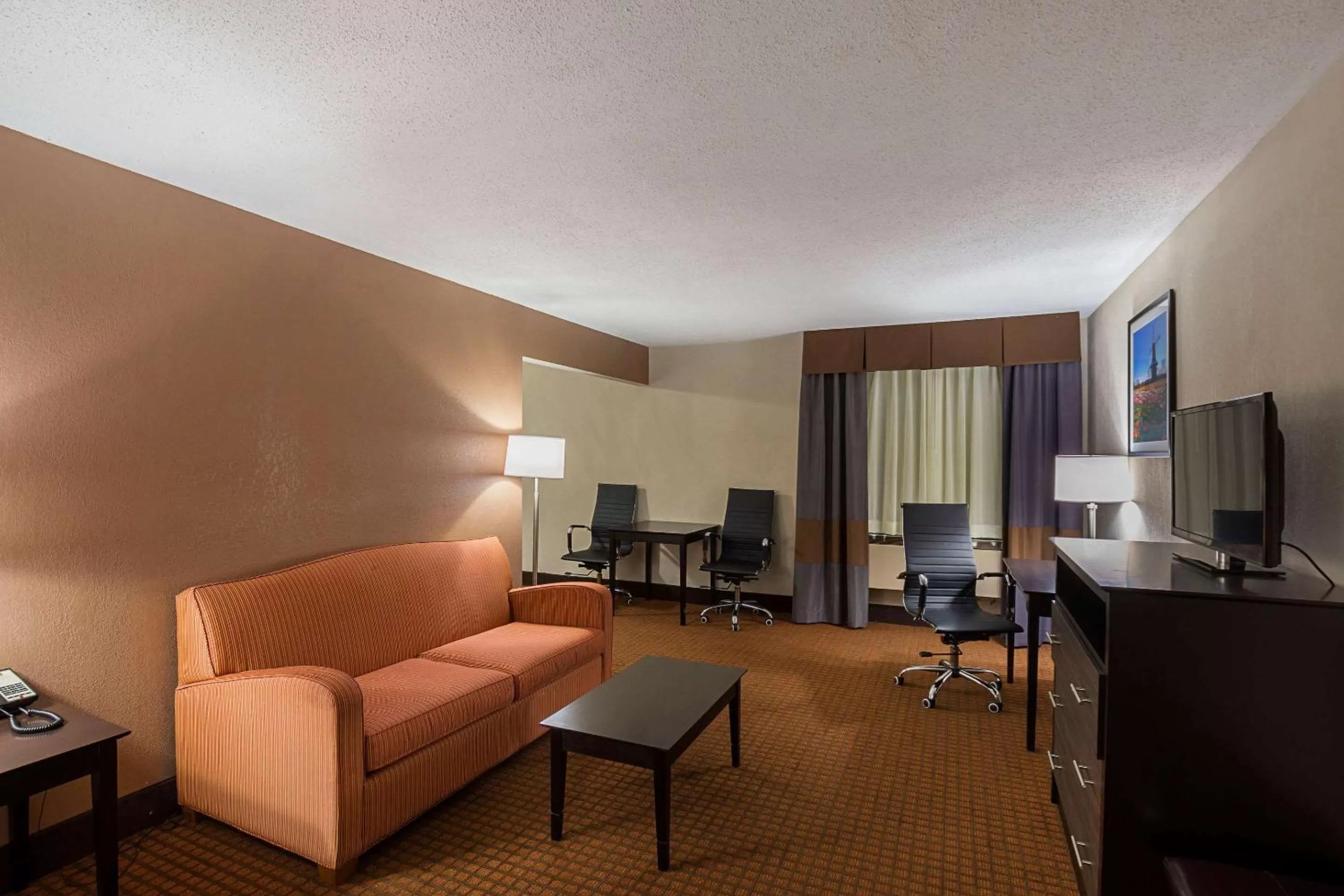 Photo of the whole room in Quality Inn & Suites Holland