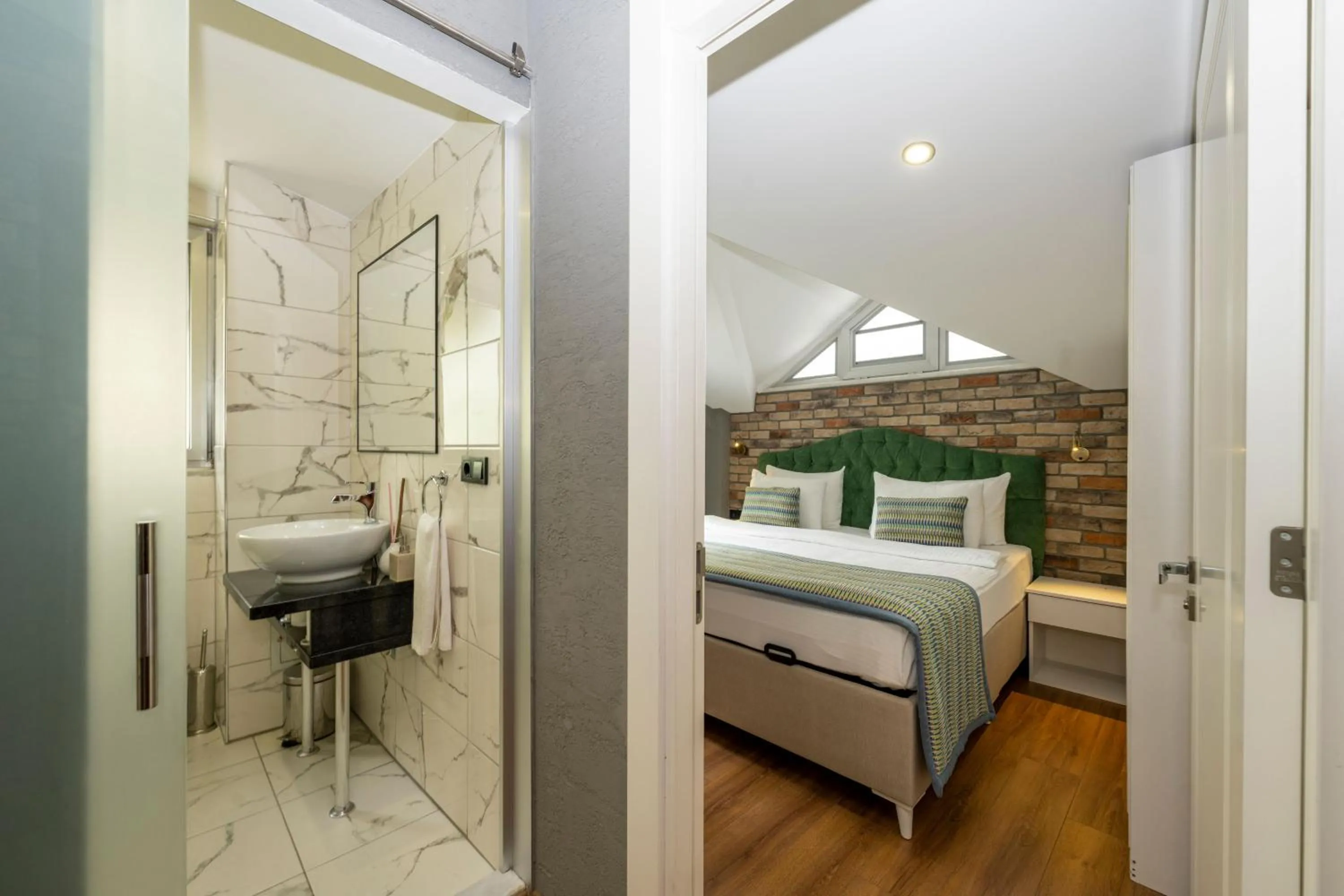 Shower, Bed in The Marions Suite istanbul Special Category Taksim