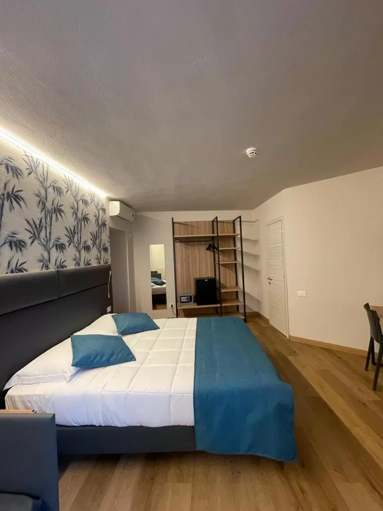 Bed in Bike Hotel Touring Gardone Riviera & Wellness