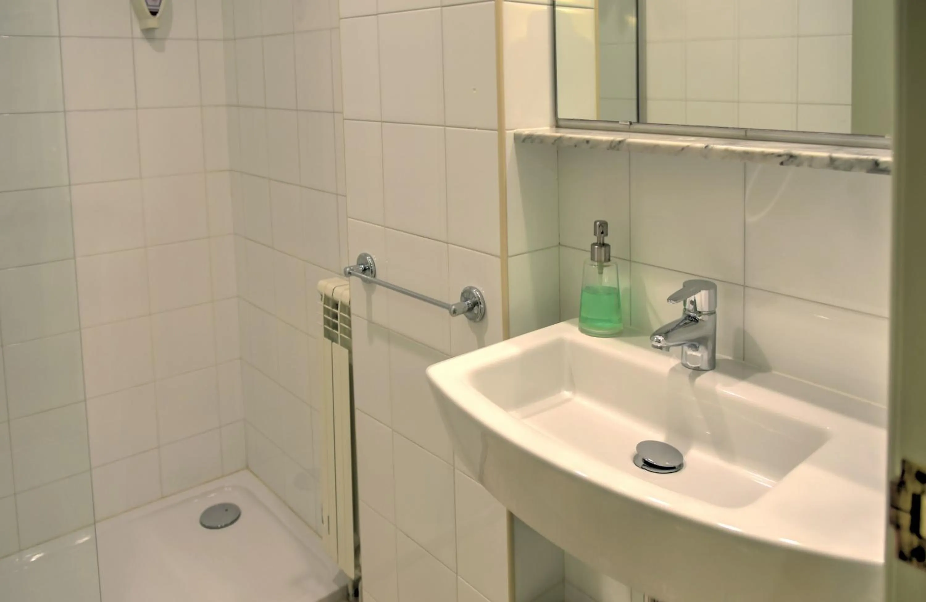 Bathroom in Hotel Balaguer