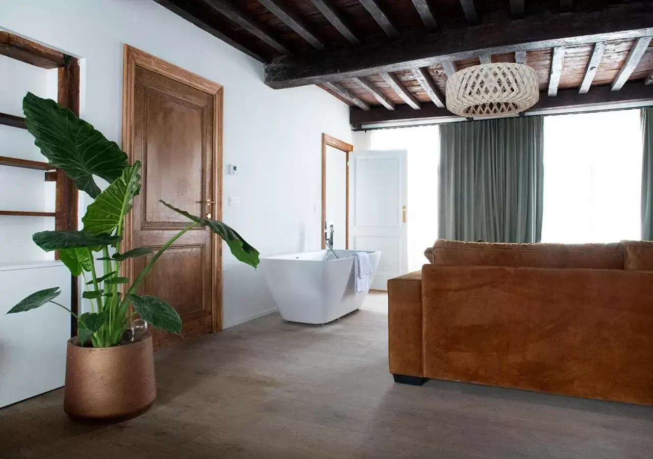 Superior King Room in The Greenhouse Superior King Room in The Greenhouse