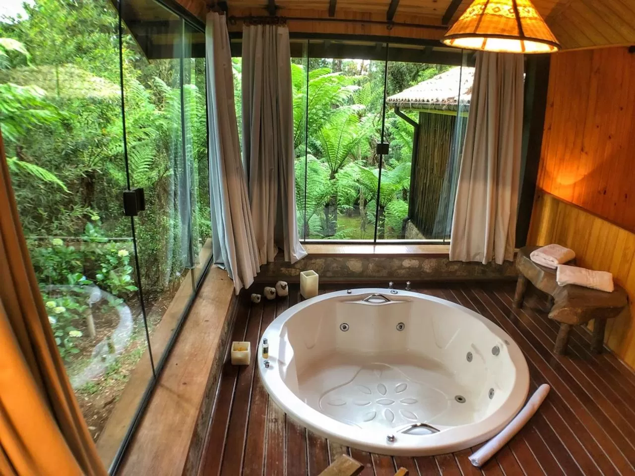 Hot Tub in Pousada Villa D'Amore