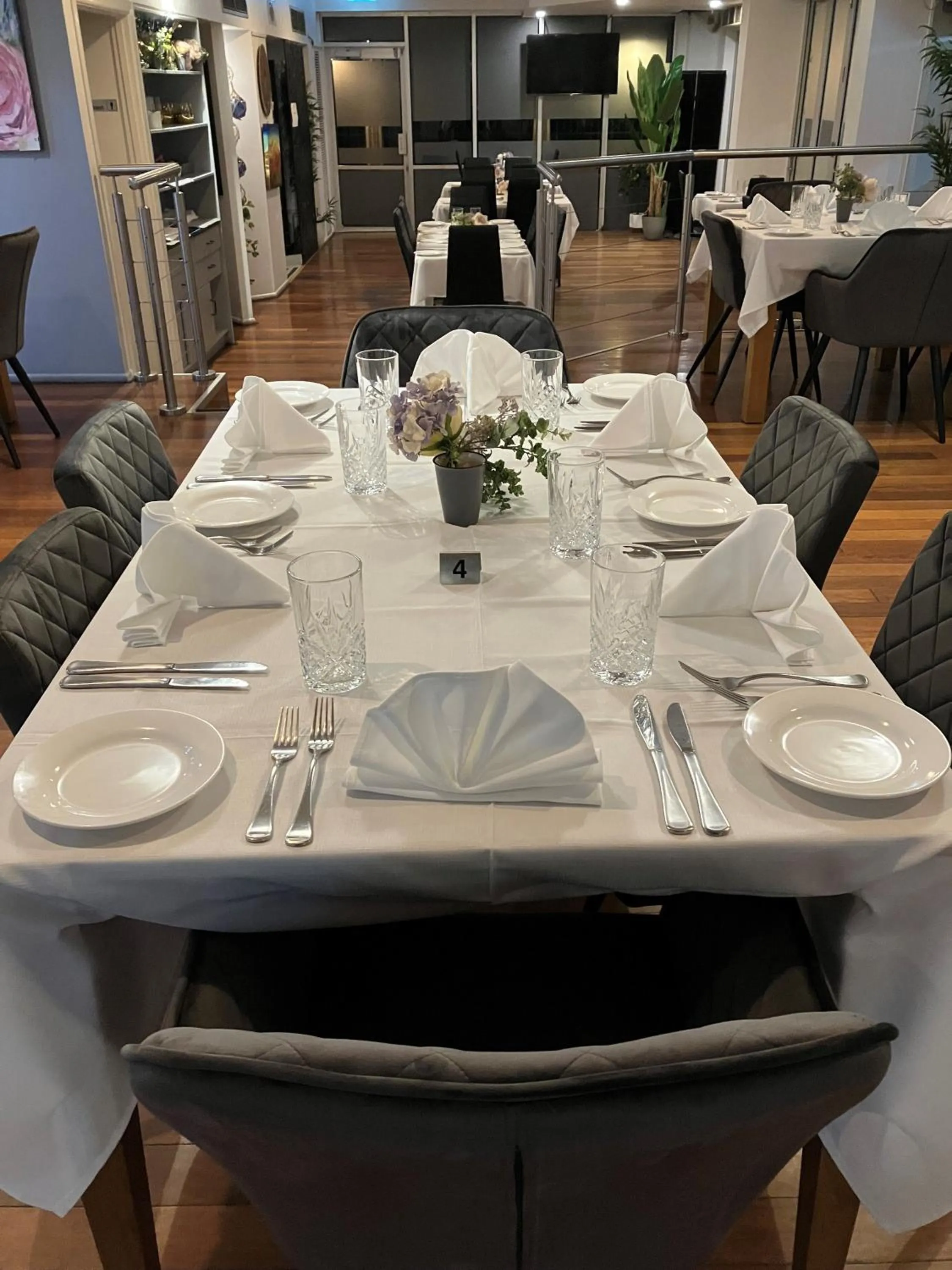 Restaurant/Places to Eat in Metro Hotel & Apartments Gladstone