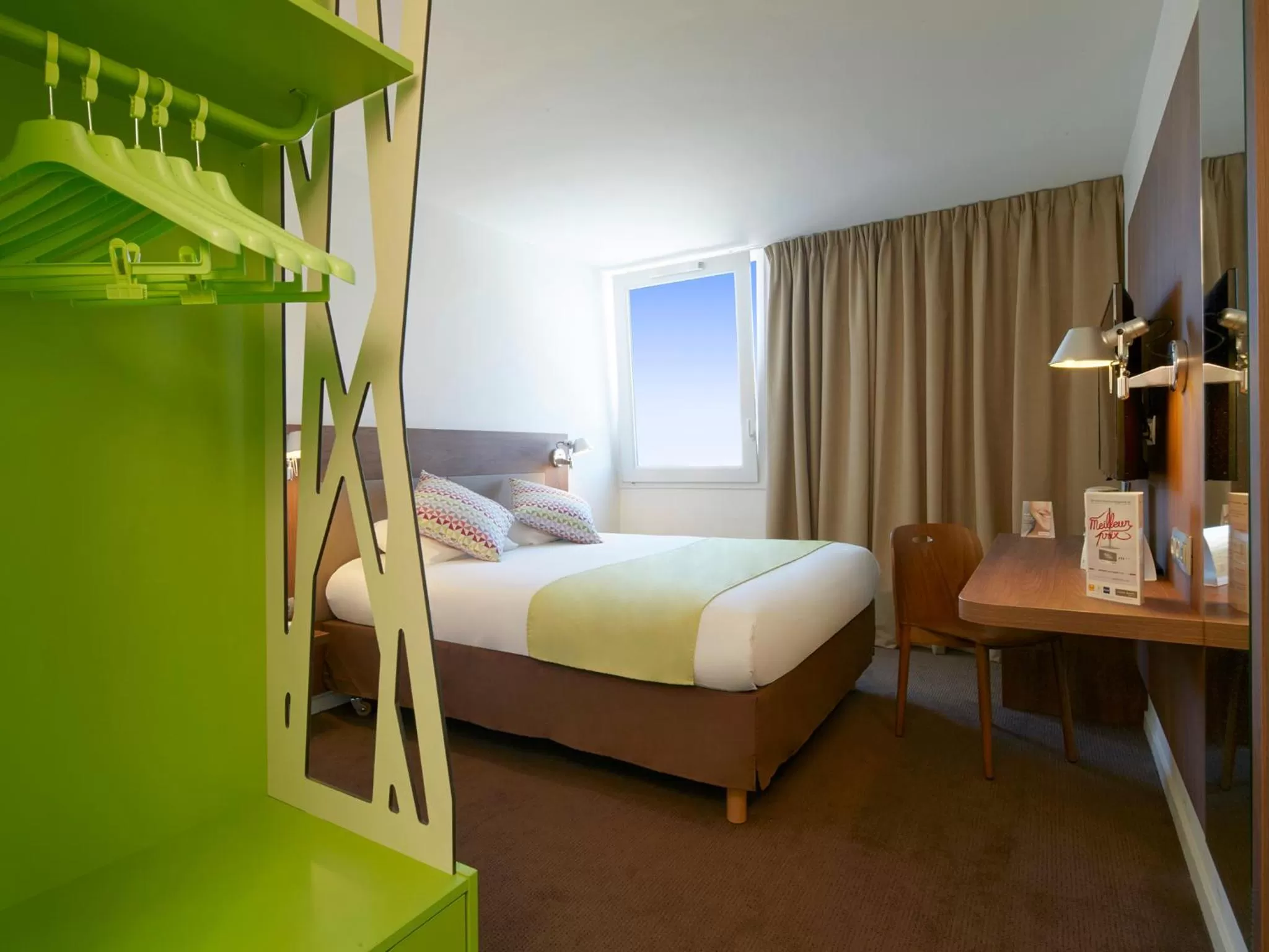 Bedroom in Campanile Ales Centre - Cévennes