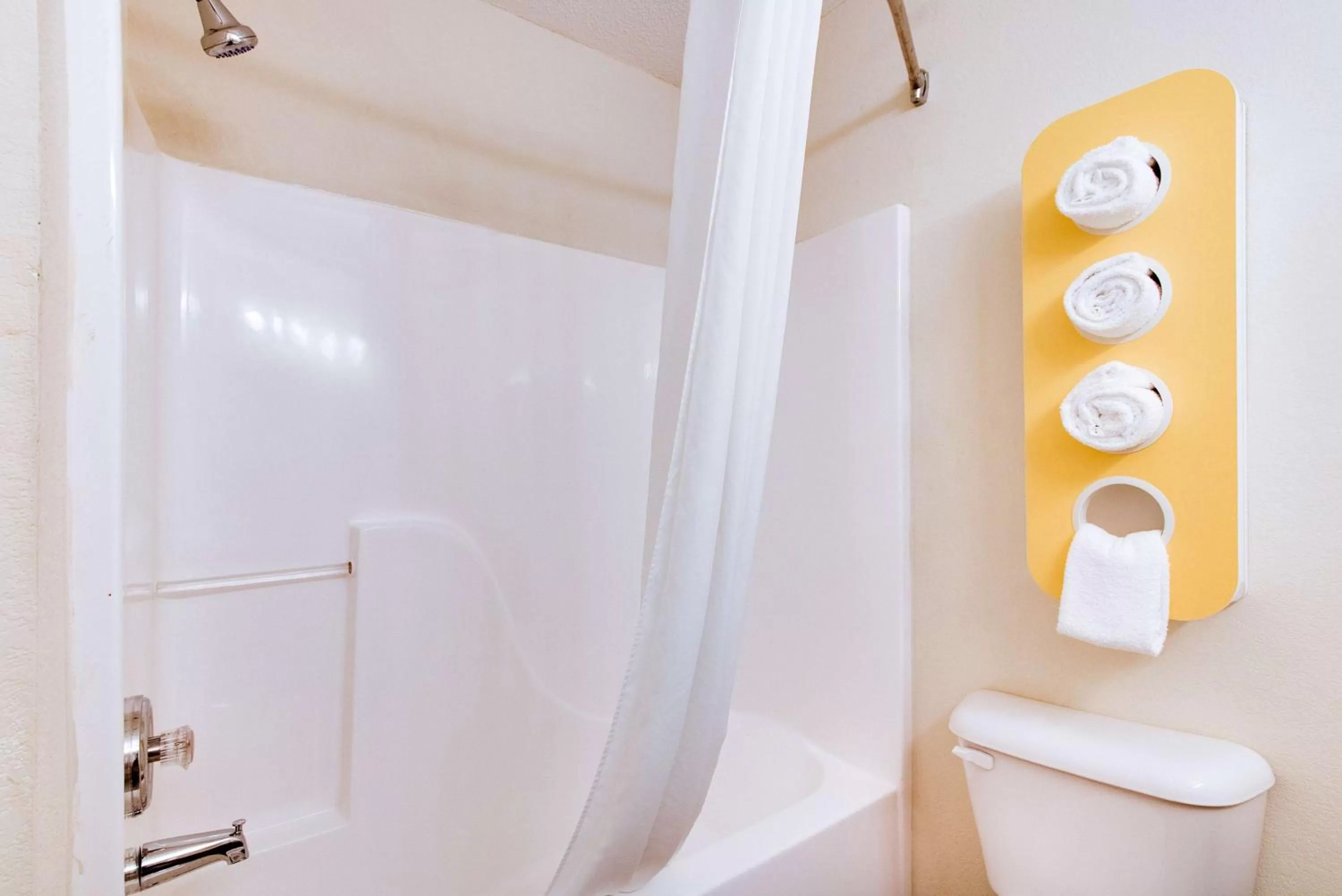 Shower in Motel 6-Hinesville, GA