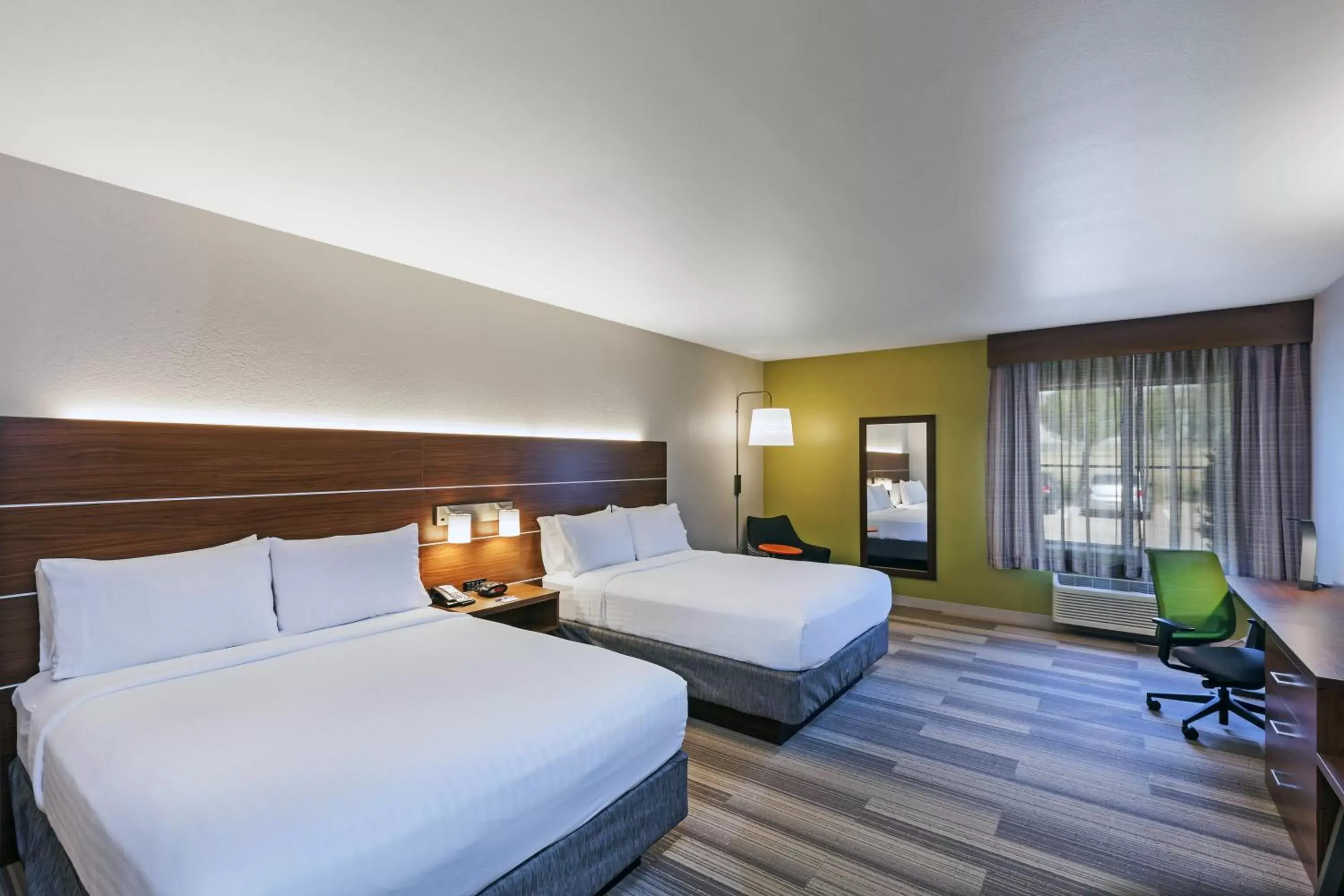 Standard Queen Room with Two Queen Beds and Mobility Accessible Tub in Holiday Inn Express Hotel & Suites Dallas Lewisville, an IHG Hotel Standard Queen Room with Two Queen Beds and Mobility Accessible Tub in Holiday Inn Express Hotel & Suites Dallas Lewisville, an IHG Hotel