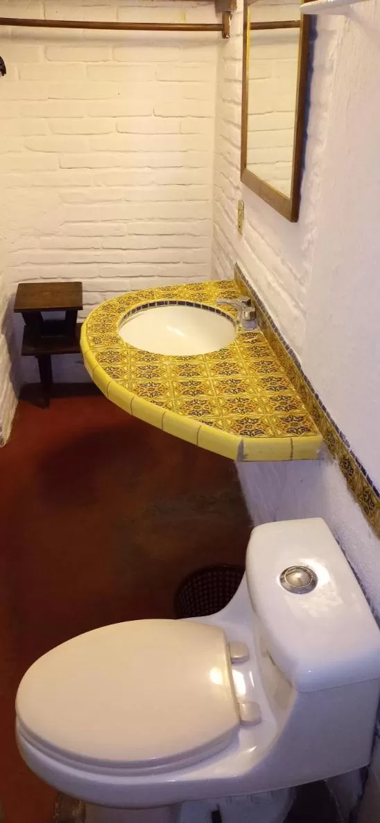 Bathroom in Hotel Mision, Acapulco centro