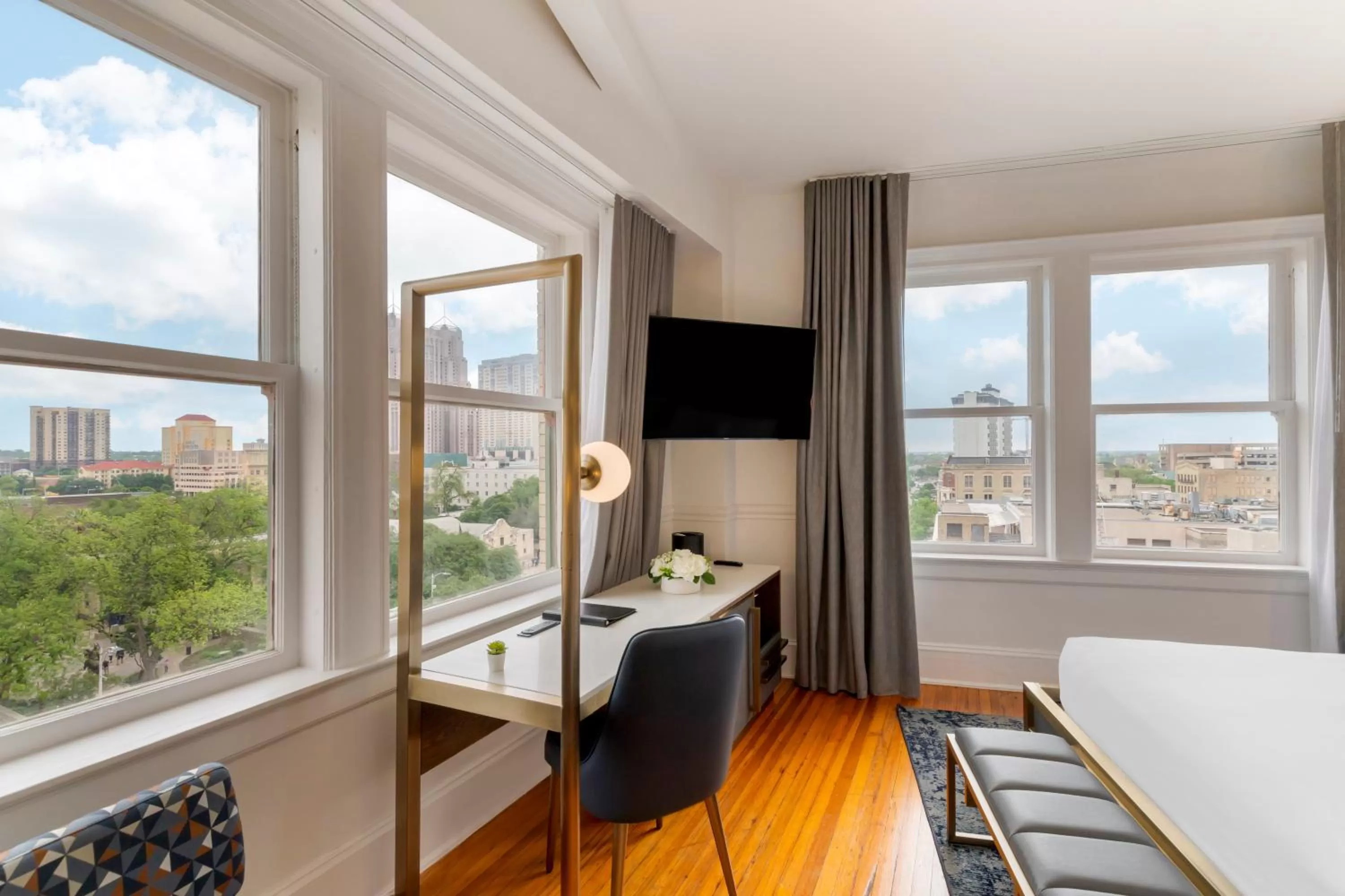 Bedroom, Bed in Hotel Gibbs Downtown Riverwalk