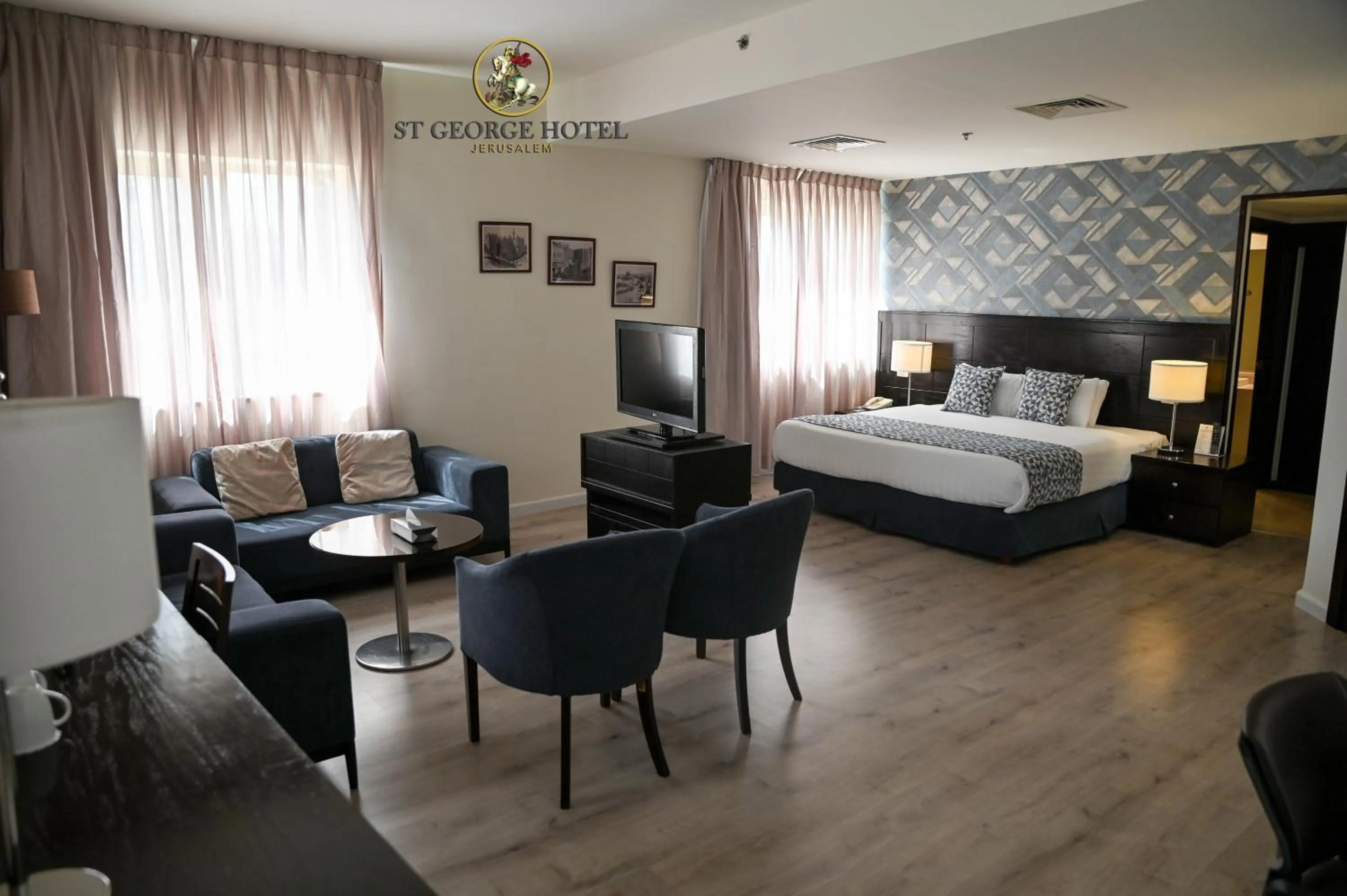 Bed in St. George Hotel