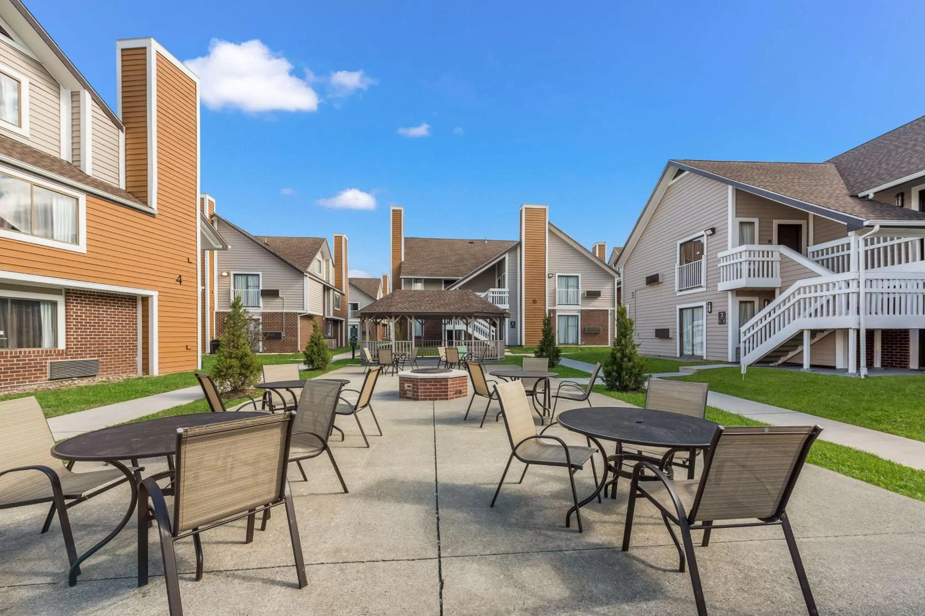 Property building in Best Western Fishkill Inn & Suites