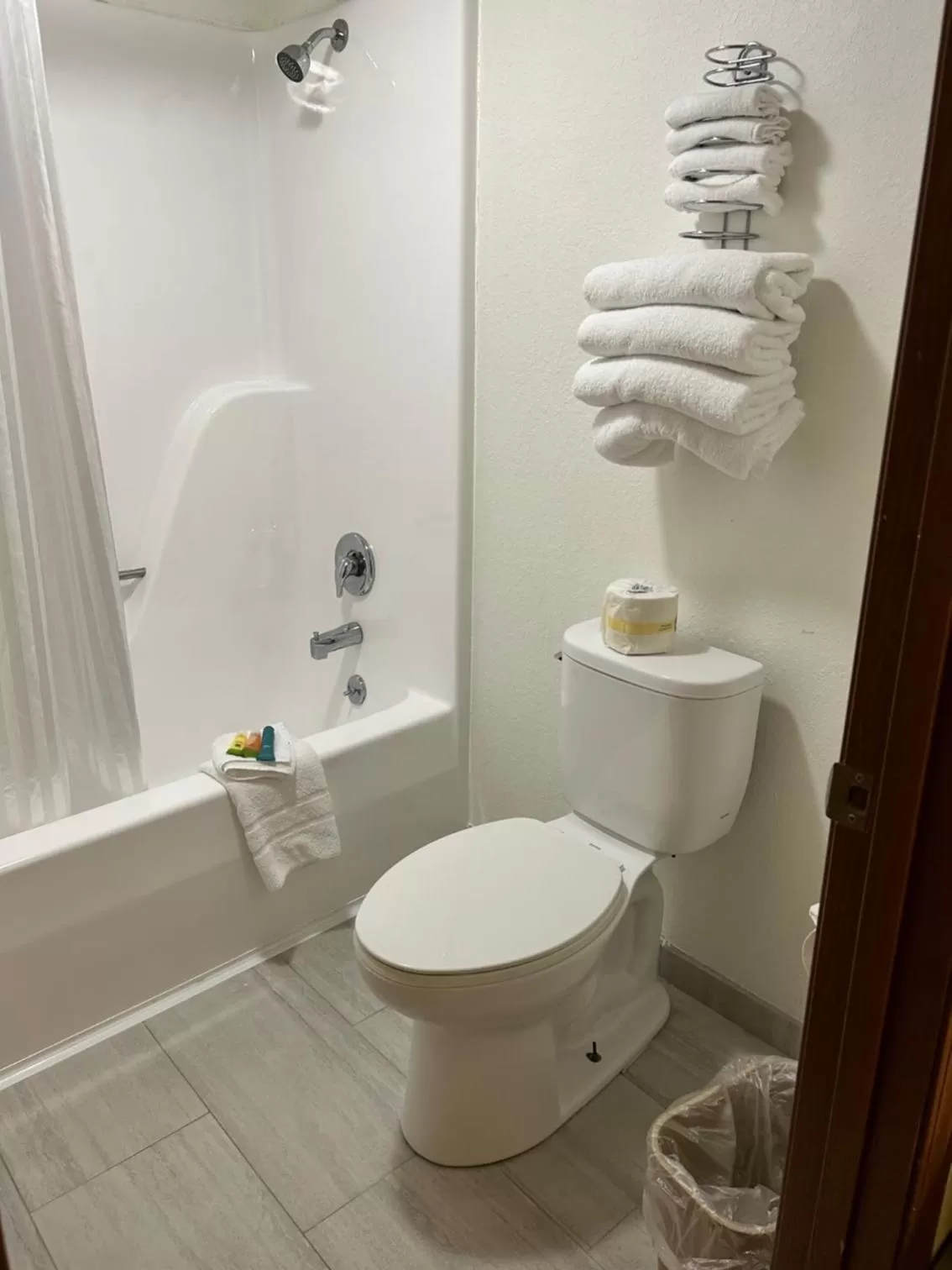 Bathroom in Seven Gables Inn