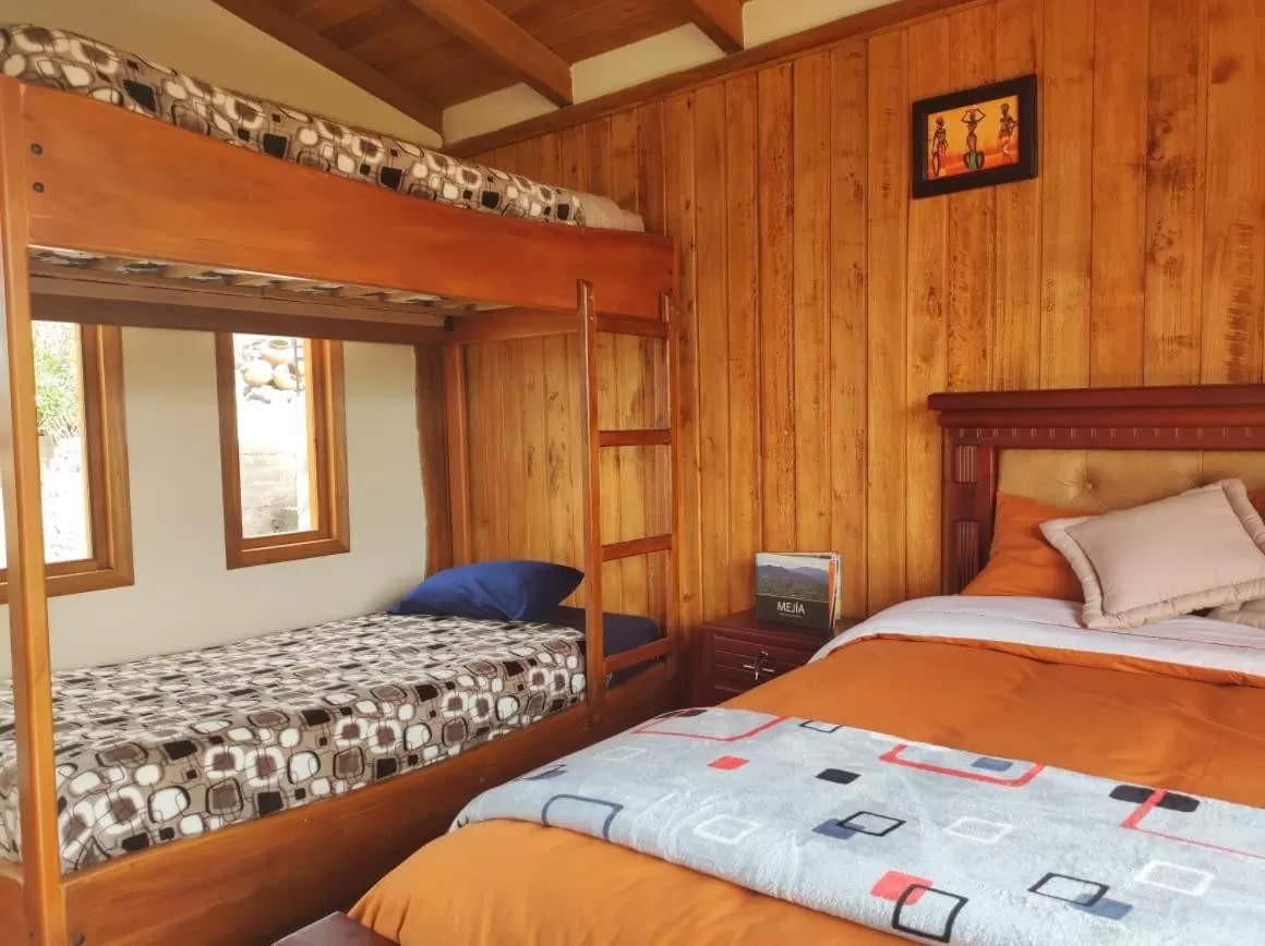 Photo of the whole room, Bed in Ruta de los volcanes "Casa de campo"