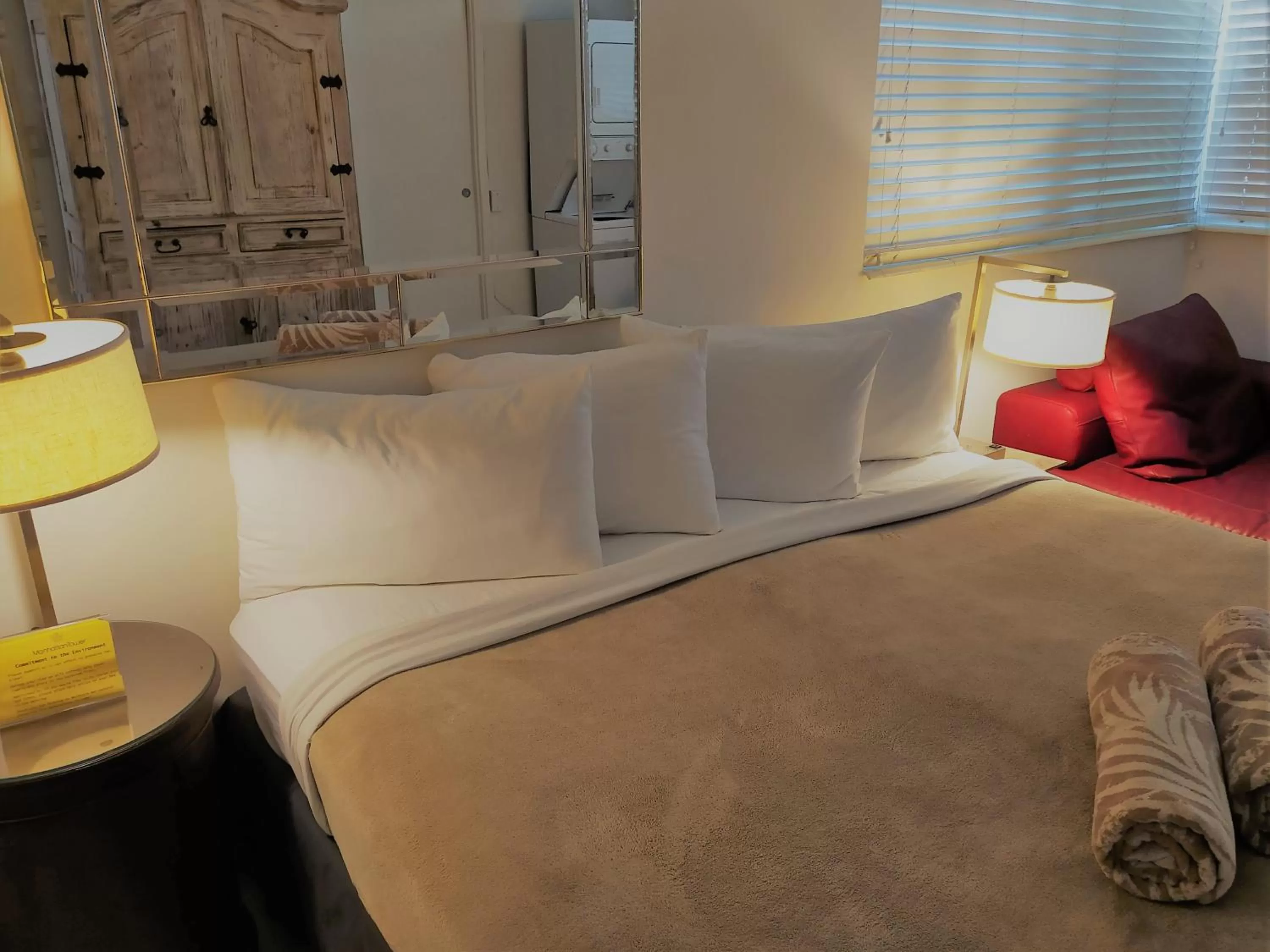 Bedroom, Bed in Manhattan Tower Apartment Hotel