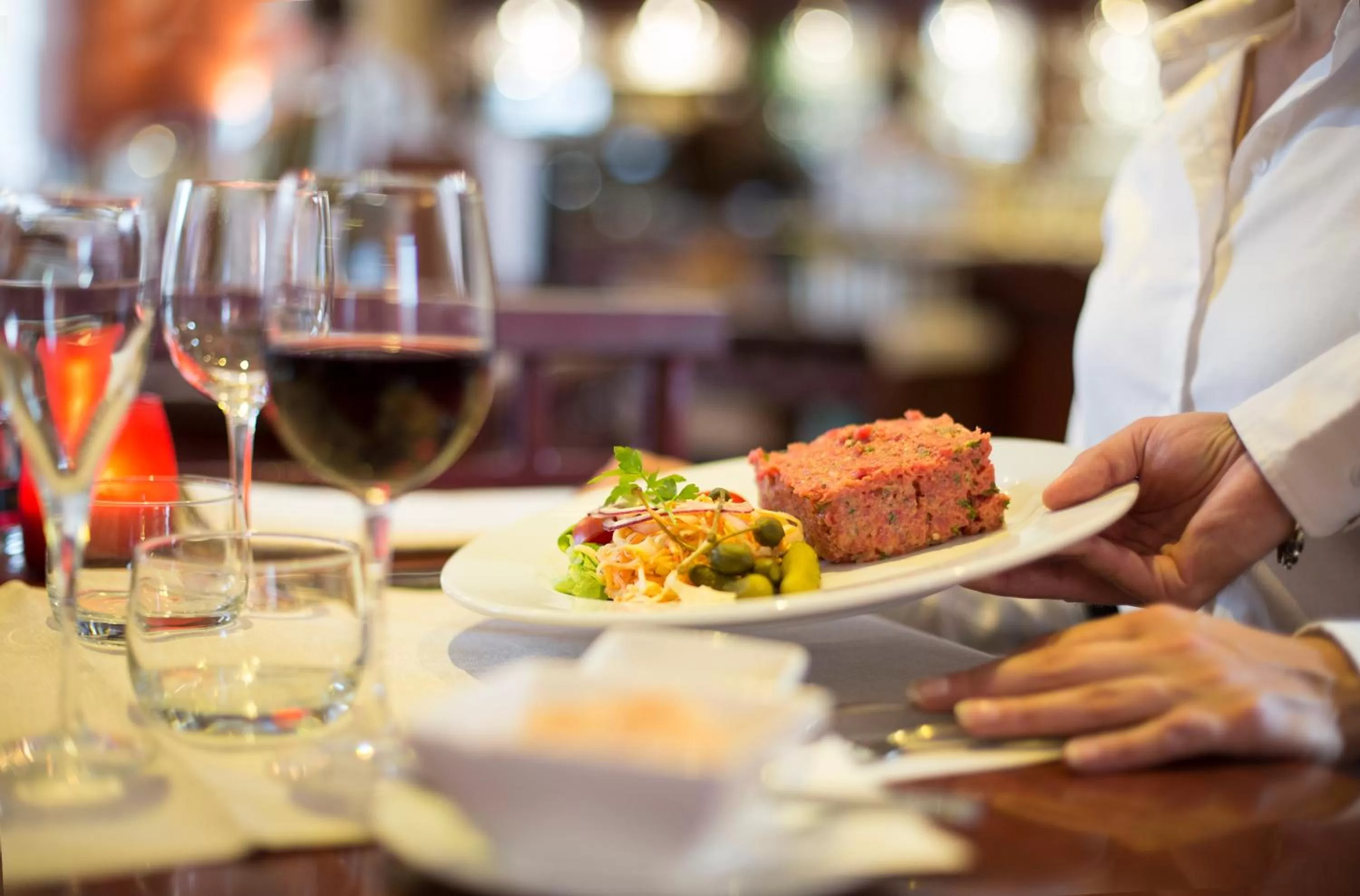 Restaurant/places to eat in Hotel Quartier Latin