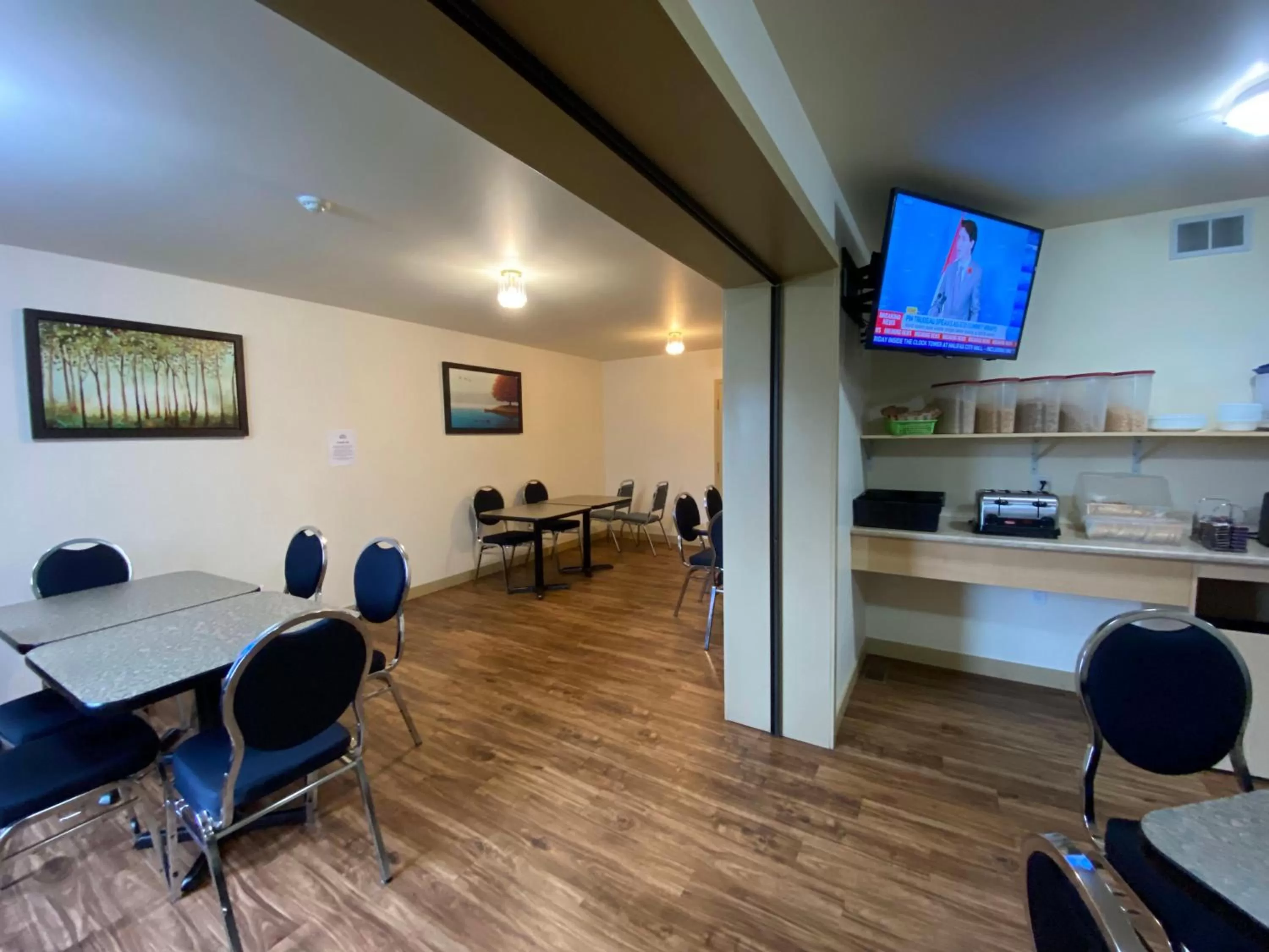 Dining area in Sleep Suite Motel